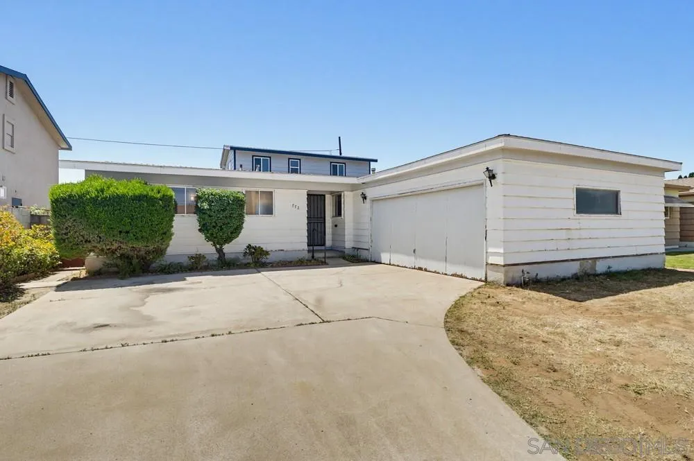 https://cdn.realtyfeed.com/cdn/127/260015035/4f1603fad67c1e97daf5092f885434d2.webp