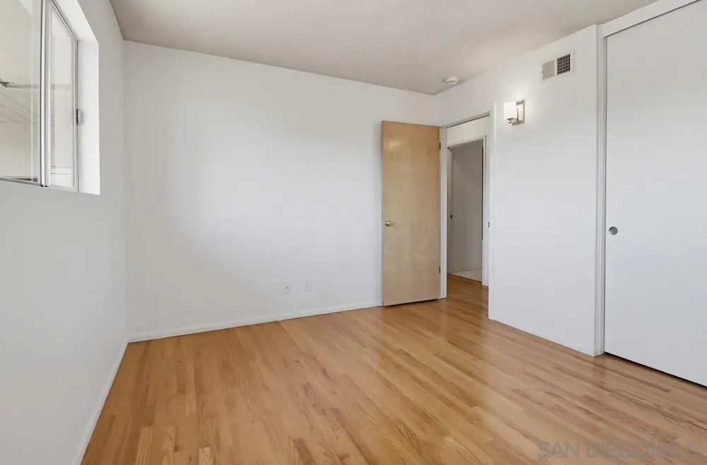 https://cdn.realtyfeed.com/cdn/127/260015035/f5fe69586eec525f158fd59ff060c185.webp