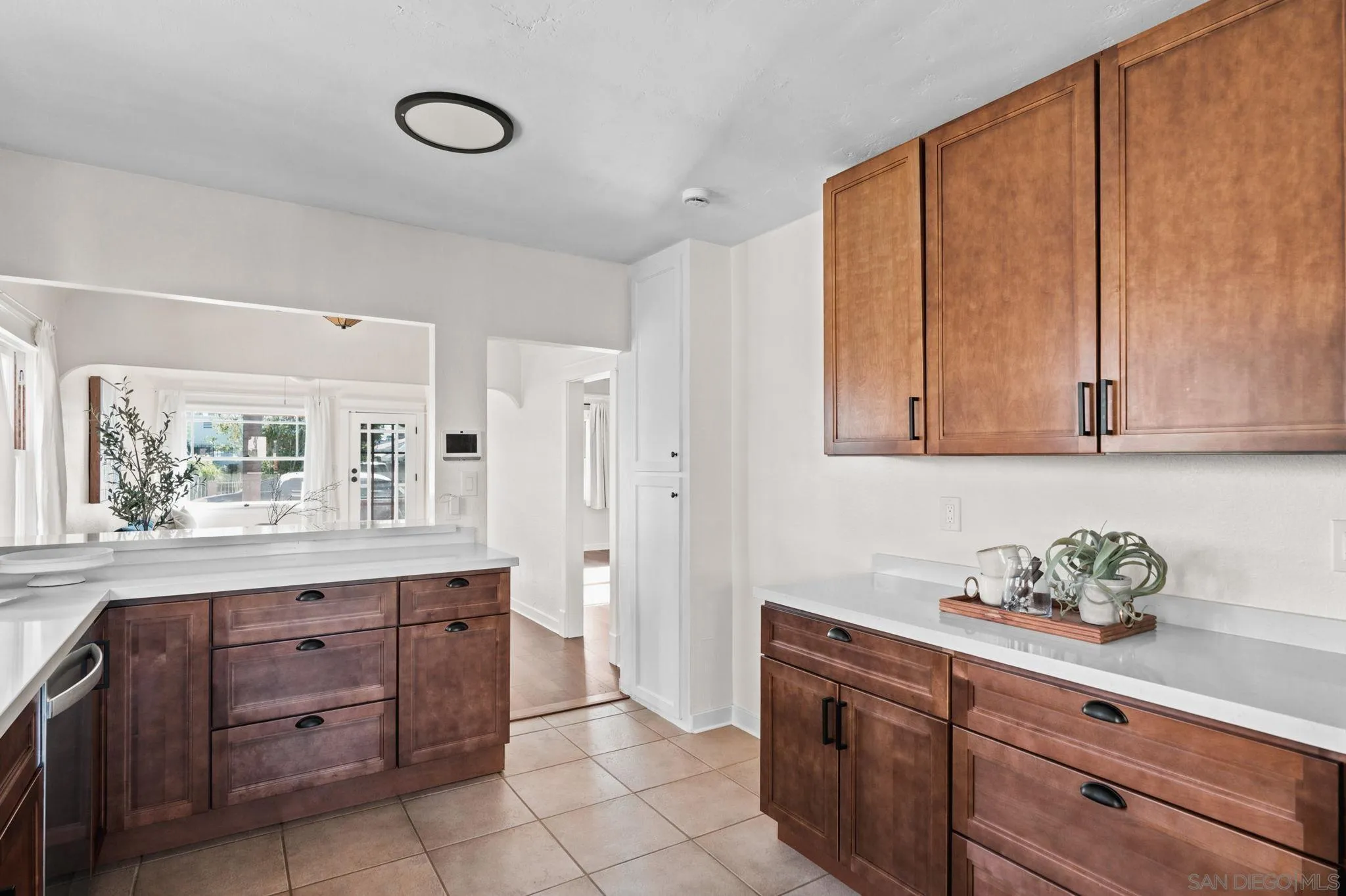 https://cdn.realtyfeed.com/cdn/127/260015037/2da5063bc26ac47b5f4272a522b6b9c3.webp