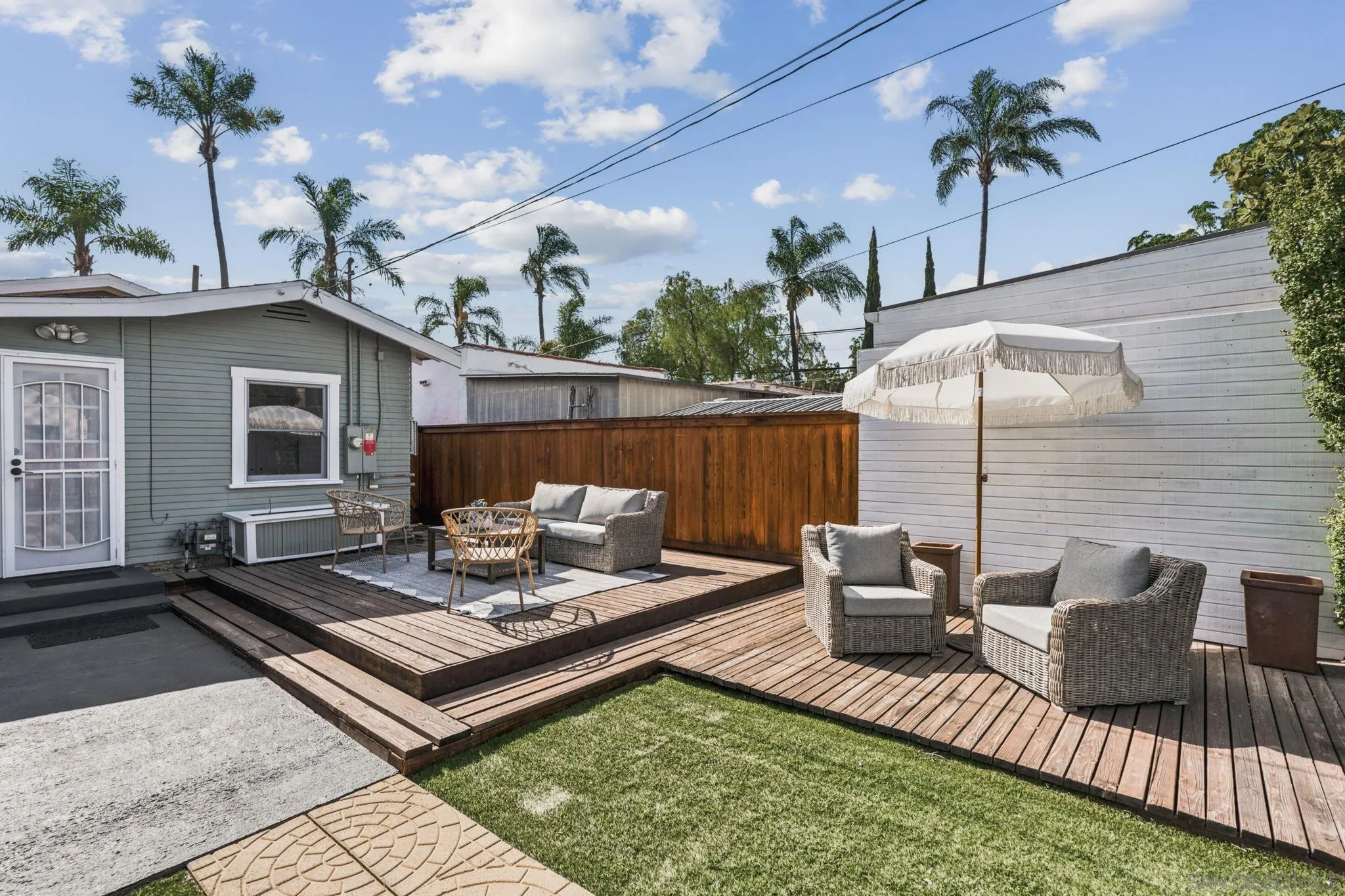 https://cdn.realtyfeed.com/cdn/127/260015037/74ef3b7733fa8cebe1b7571559ba75a6.webp