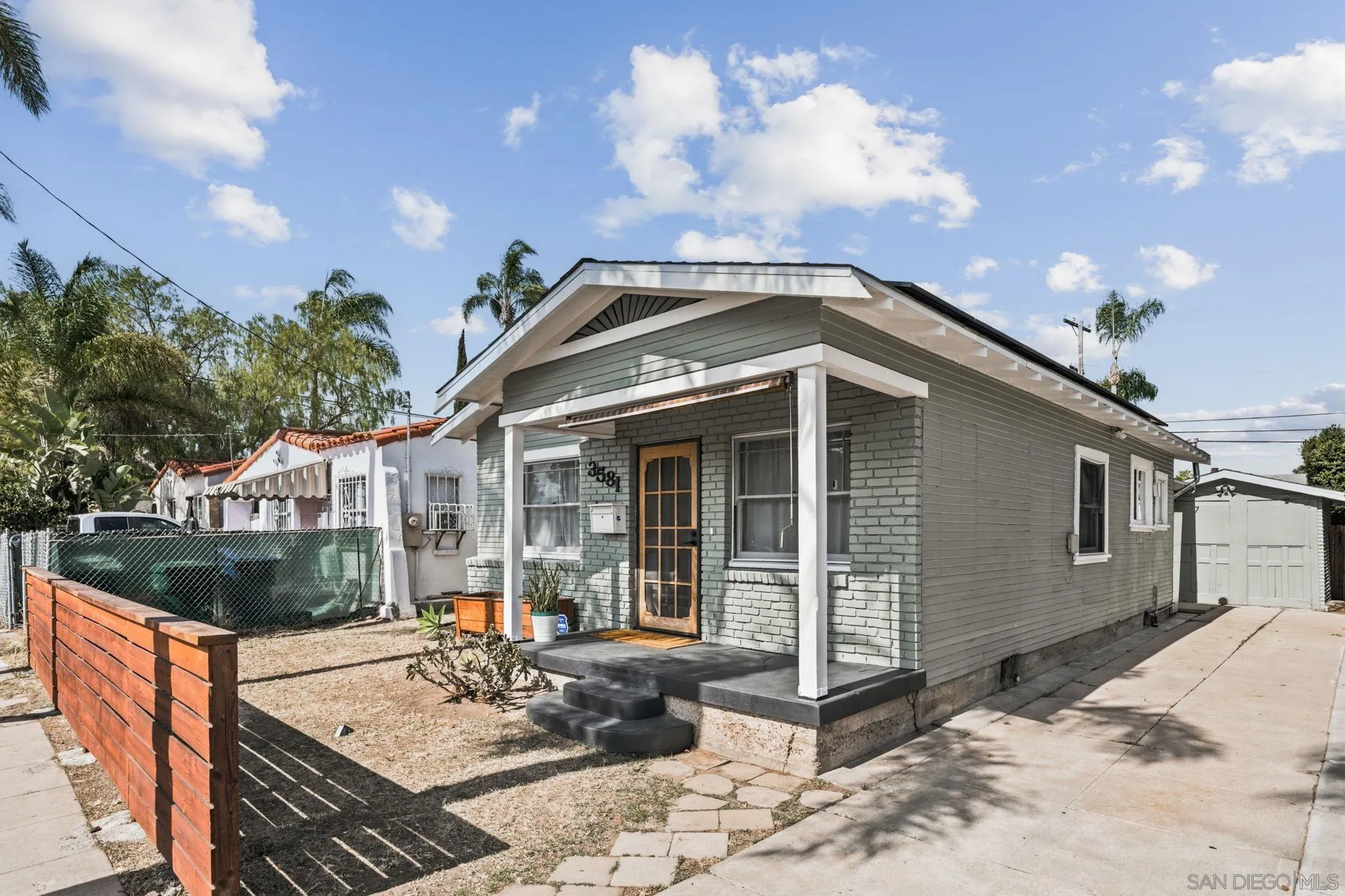 https://cdn.realtyfeed.com/cdn/127/260015037/7896516cee91a6174caa3ff5d7d8df11.webp