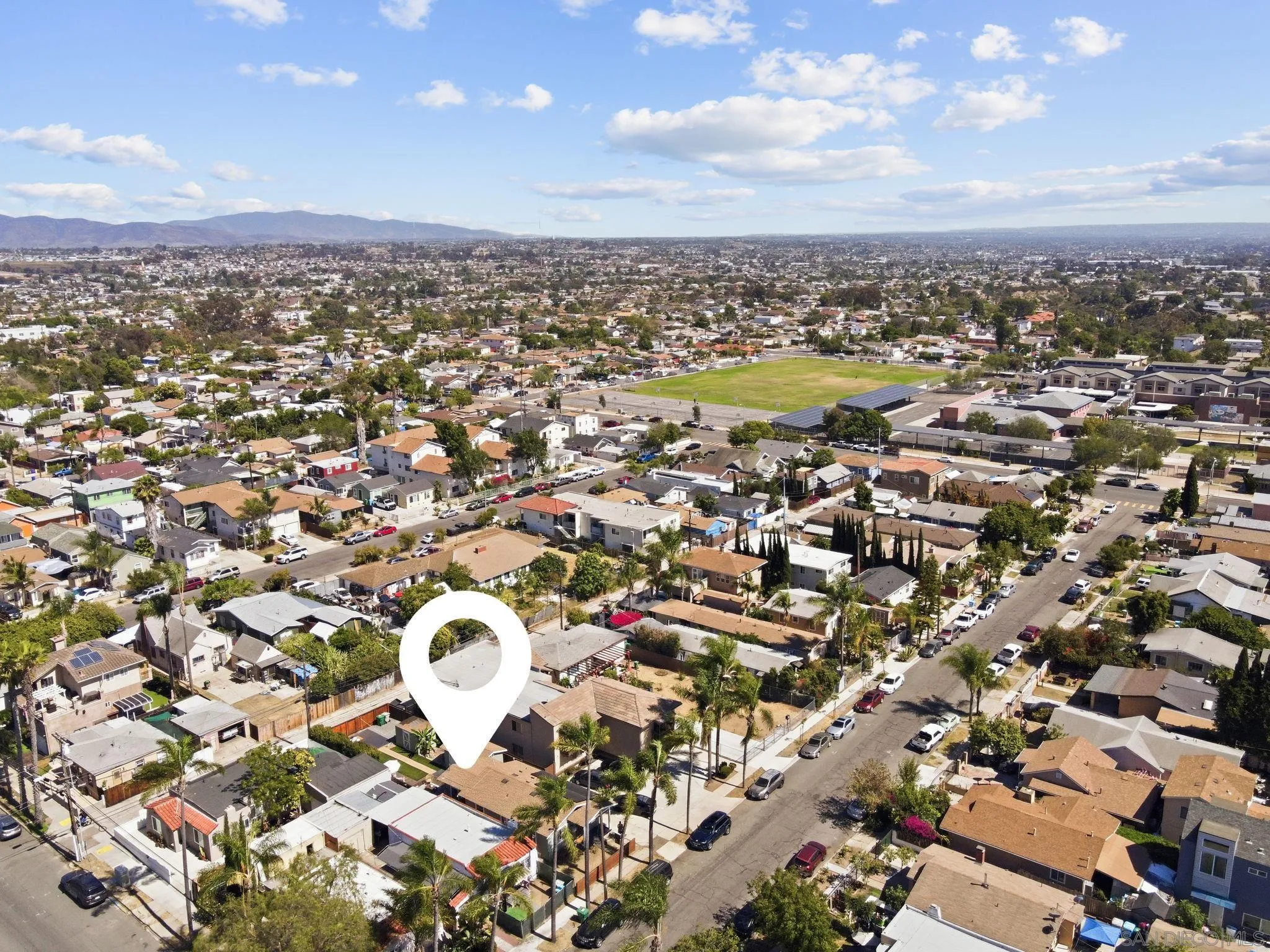 https://cdn.realtyfeed.com/cdn/127/260015037/8b6098eac7b4113ad48c558a26030c1f.webp