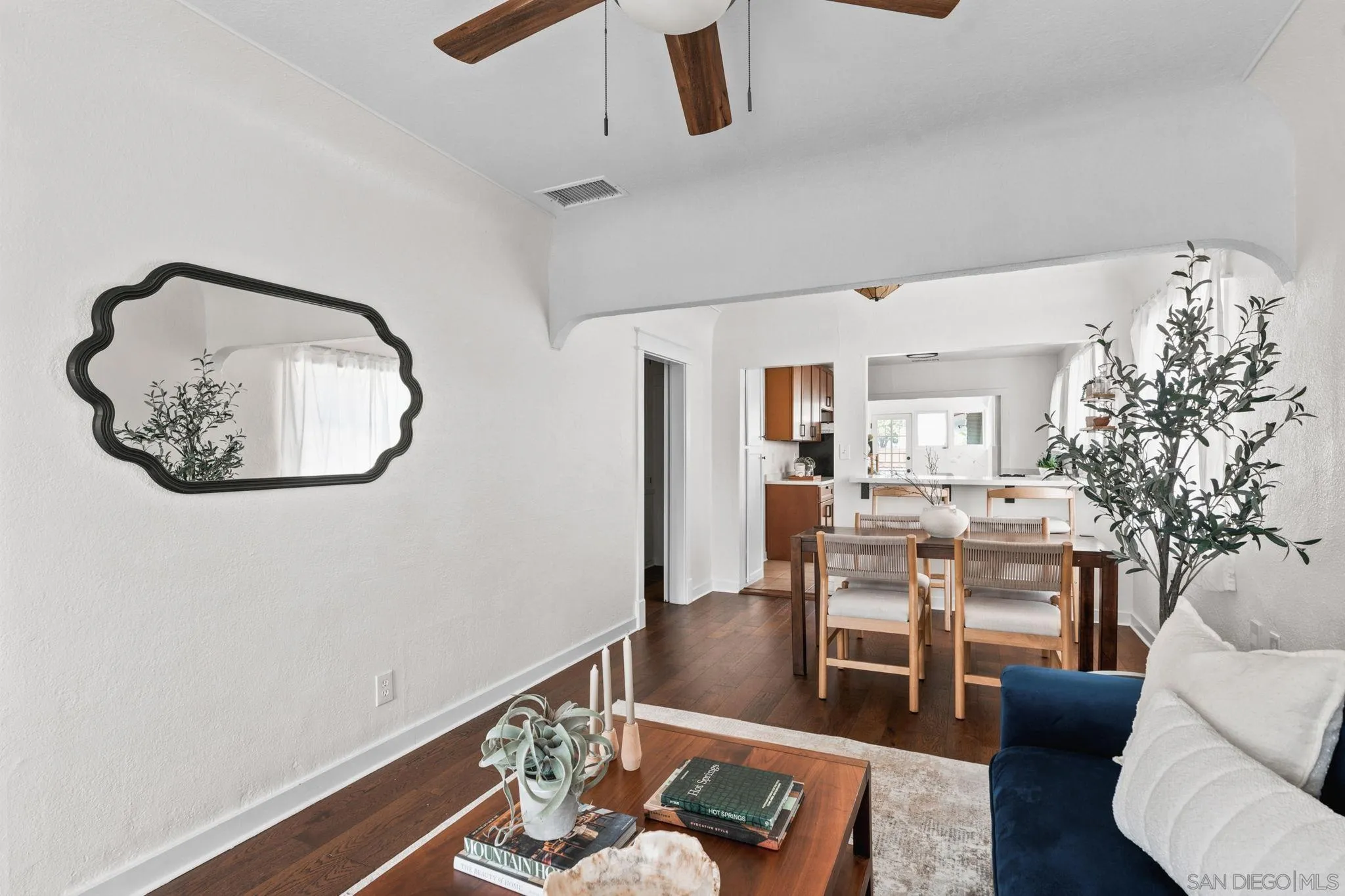 https://cdn.realtyfeed.com/cdn/127/260015037/b343b14f8e69ebd6a7233e8301801273.webp
