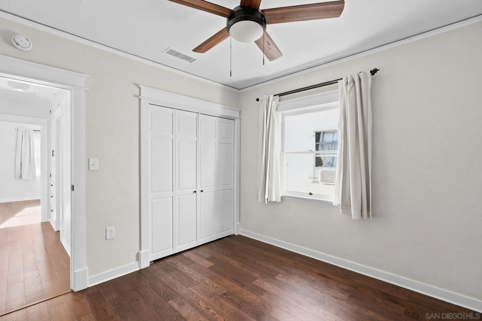 https://cdn.realtyfeed.com/cdn/127/260015037/b570416fa71b65802e376adea9358ed8.webp