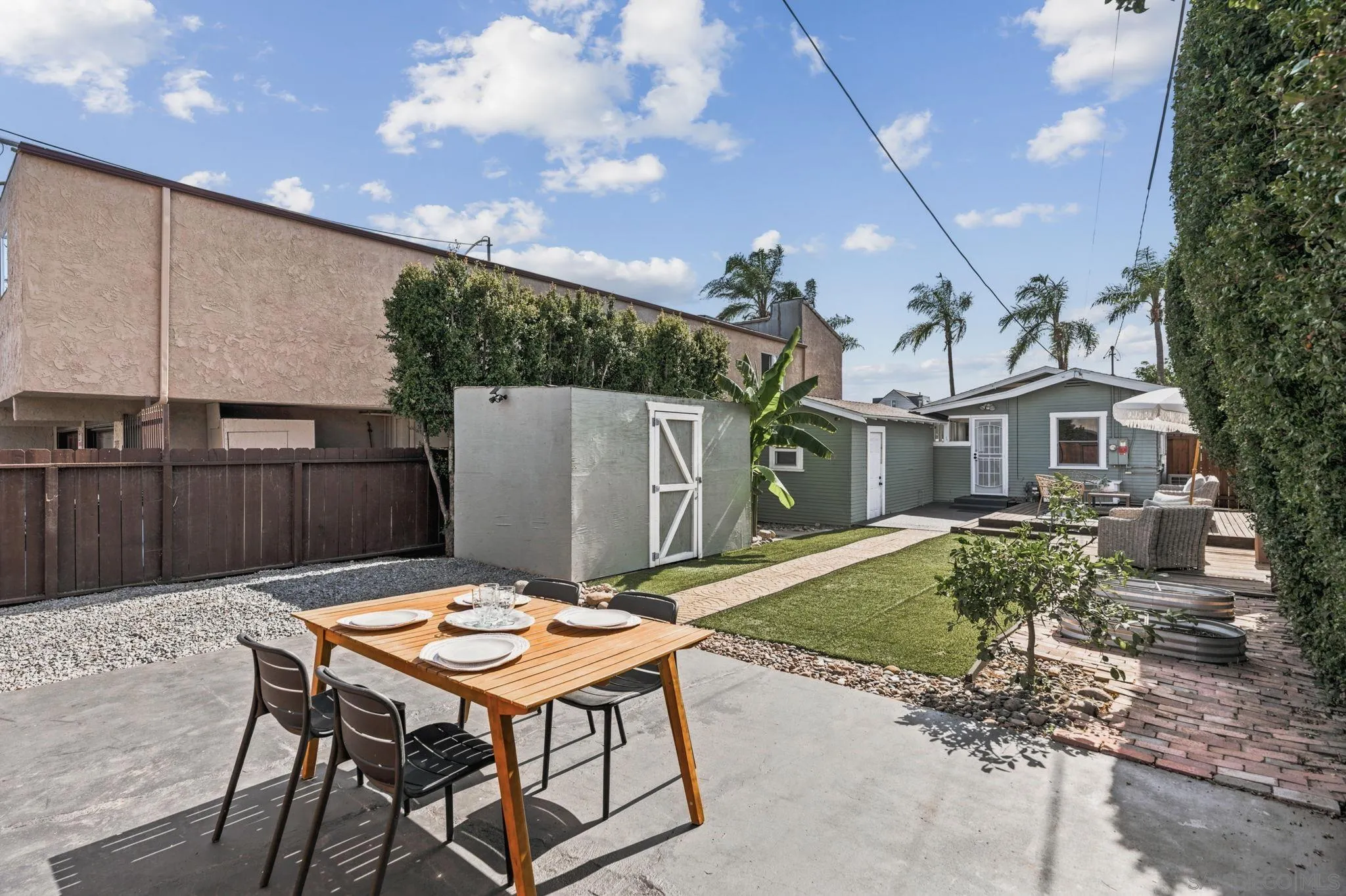 https://cdn.realtyfeed.com/cdn/127/260015037/c03efeeb432550e28d1684d2fd47b80b.webp