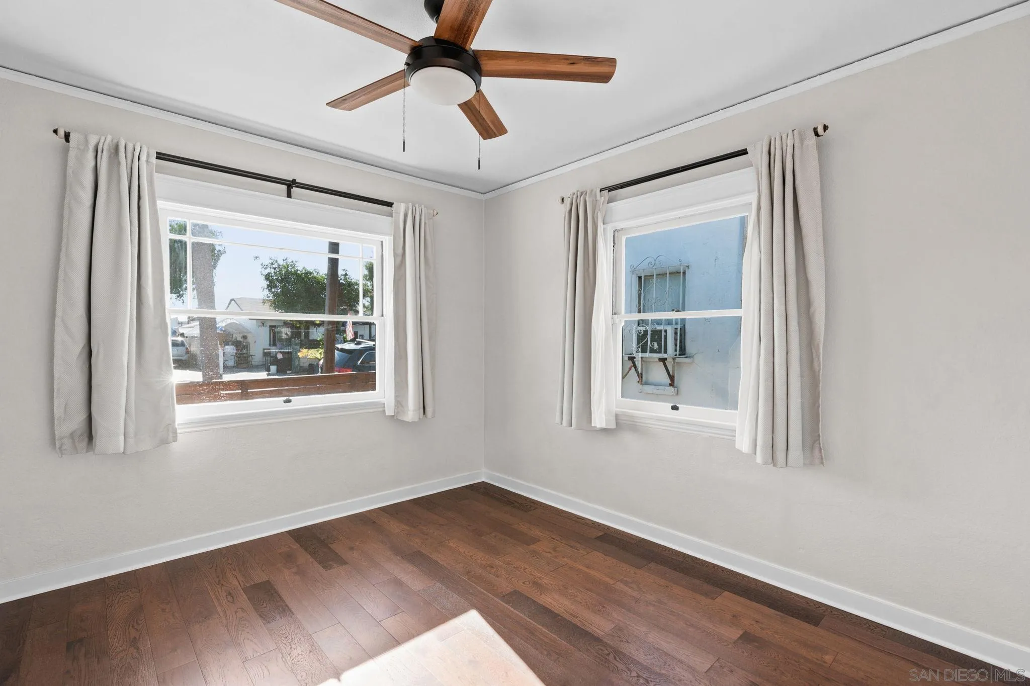 https://cdn.realtyfeed.com/cdn/127/260015037/cf849dc627280aa640b8079dadc261e1.webp