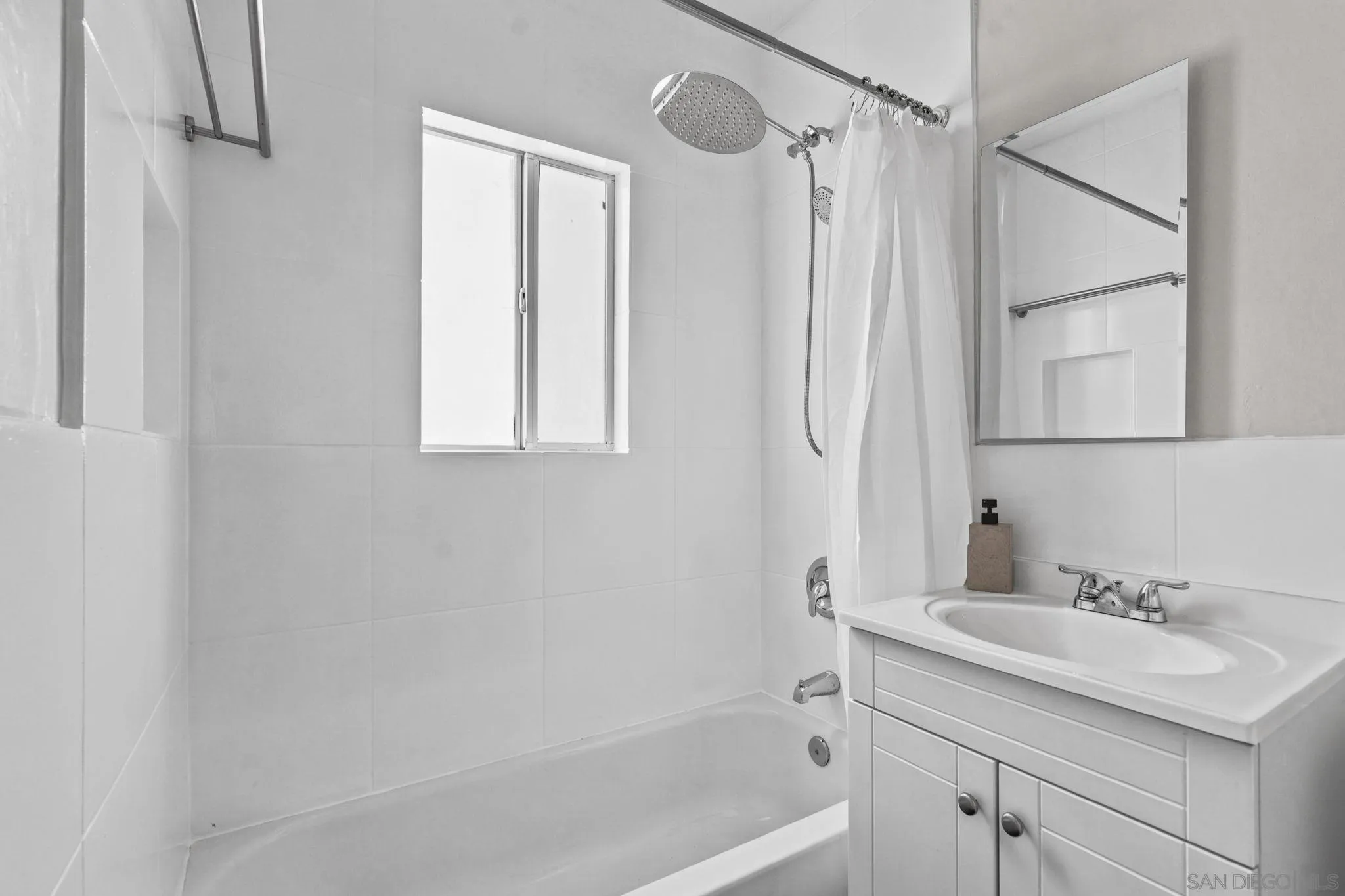 https://cdn.realtyfeed.com/cdn/127/260015037/f1985df2b0af19b514a1ce3f1ec6e14e.webp
