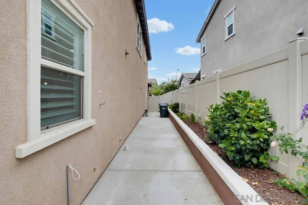 https://cdn.realtyfeed.com/cdn/127/260015042/0b812052baaa2582d472756c72ef35ad.webp