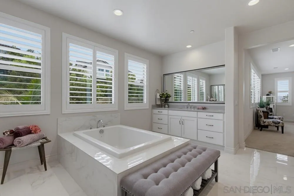 https://cdn.realtyfeed.com/cdn/127/260015042/3fecd152c9e21e29bc0c7f553b7c7c99.webp