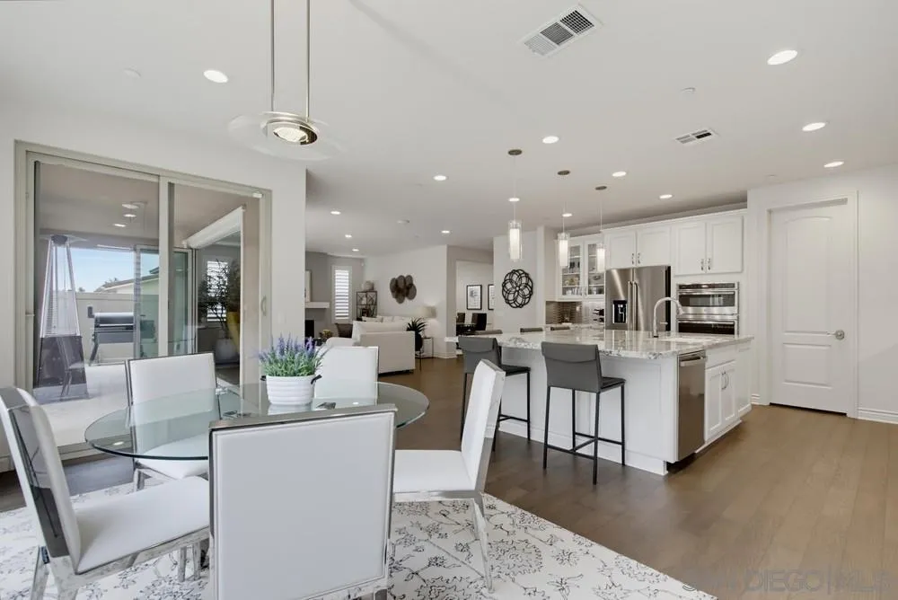 https://cdn.realtyfeed.com/cdn/127/260015042/55ea2586a046b7d7f1e945c7af7d2174.webp