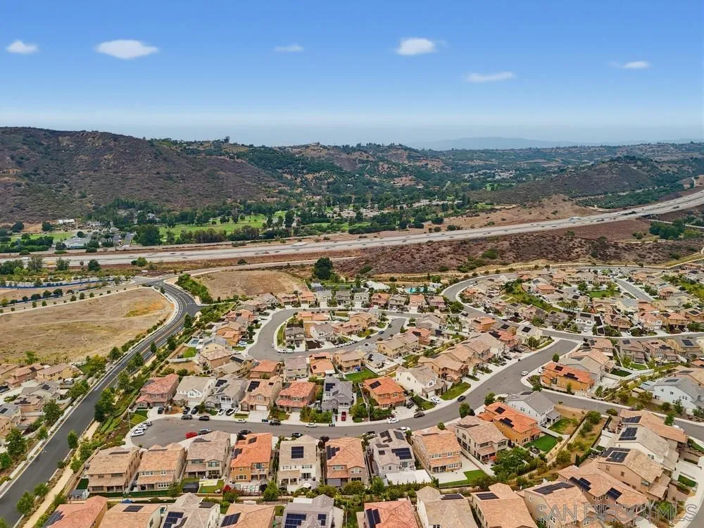 https://cdn.realtyfeed.com/cdn/127/260015042/68aff1ddf940f58d896e23013480e4e5.webp