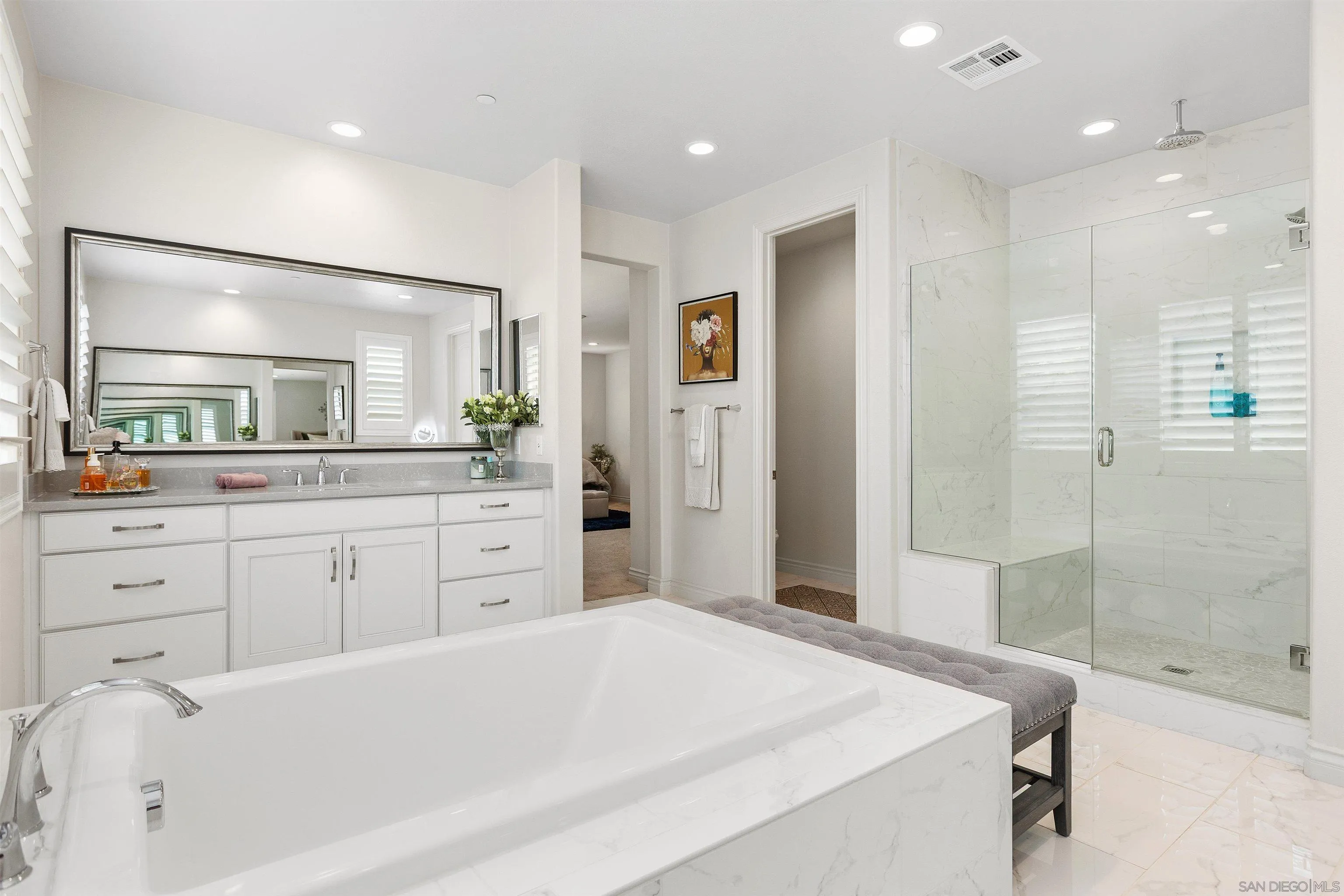 https://cdn.realtyfeed.com/cdn/127/260015042/728150d1d4a8feb5ea3d1efa2e3e4713.webp