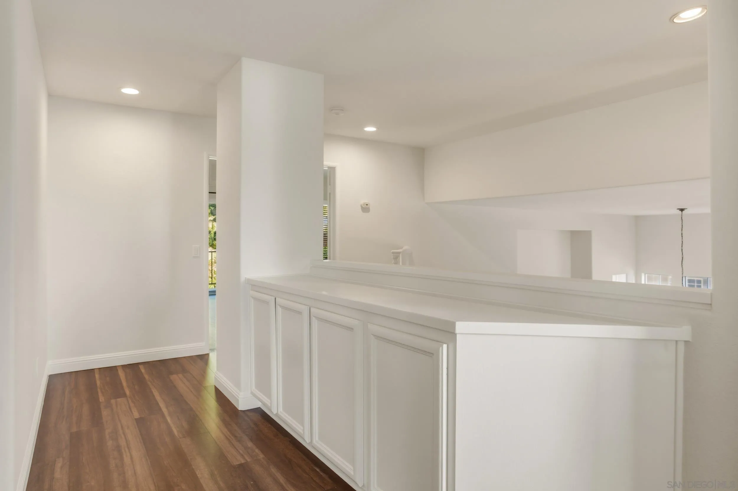 https://cdn.realtyfeed.com/cdn/127/260015047/21c9a534130f0ef3a897db795ddc9b7f.webp