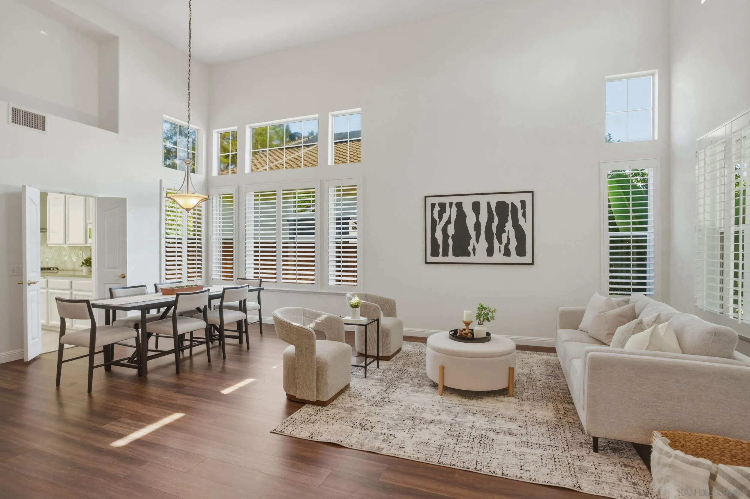 https://cdn.realtyfeed.com/cdn/127/260015047/bb7799f1f15d0c45614bf3dc92c36454.webp