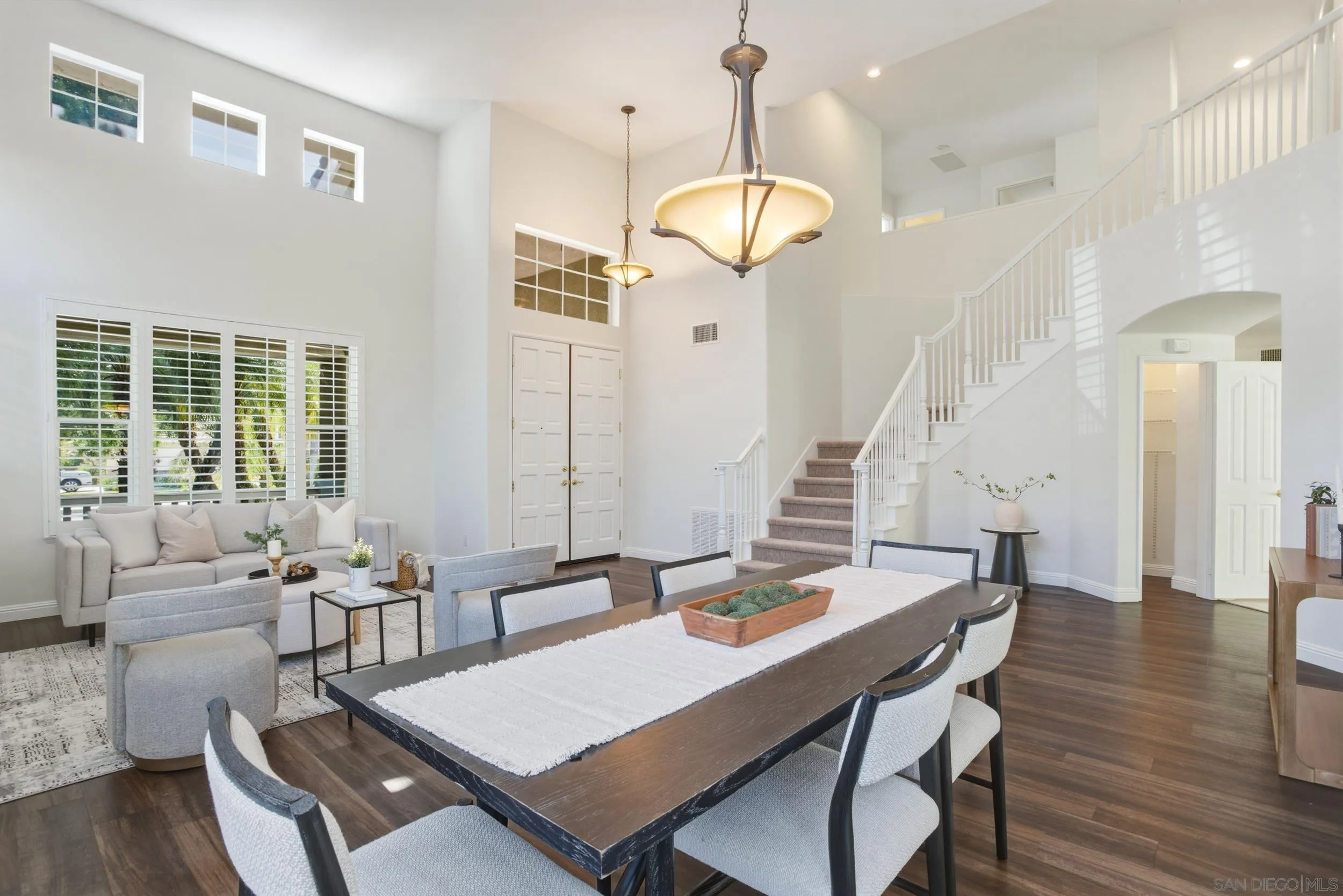 https://cdn.realtyfeed.com/cdn/127/260015047/c0eb8a5e5dc135ddde8f780ba98808ed.webp