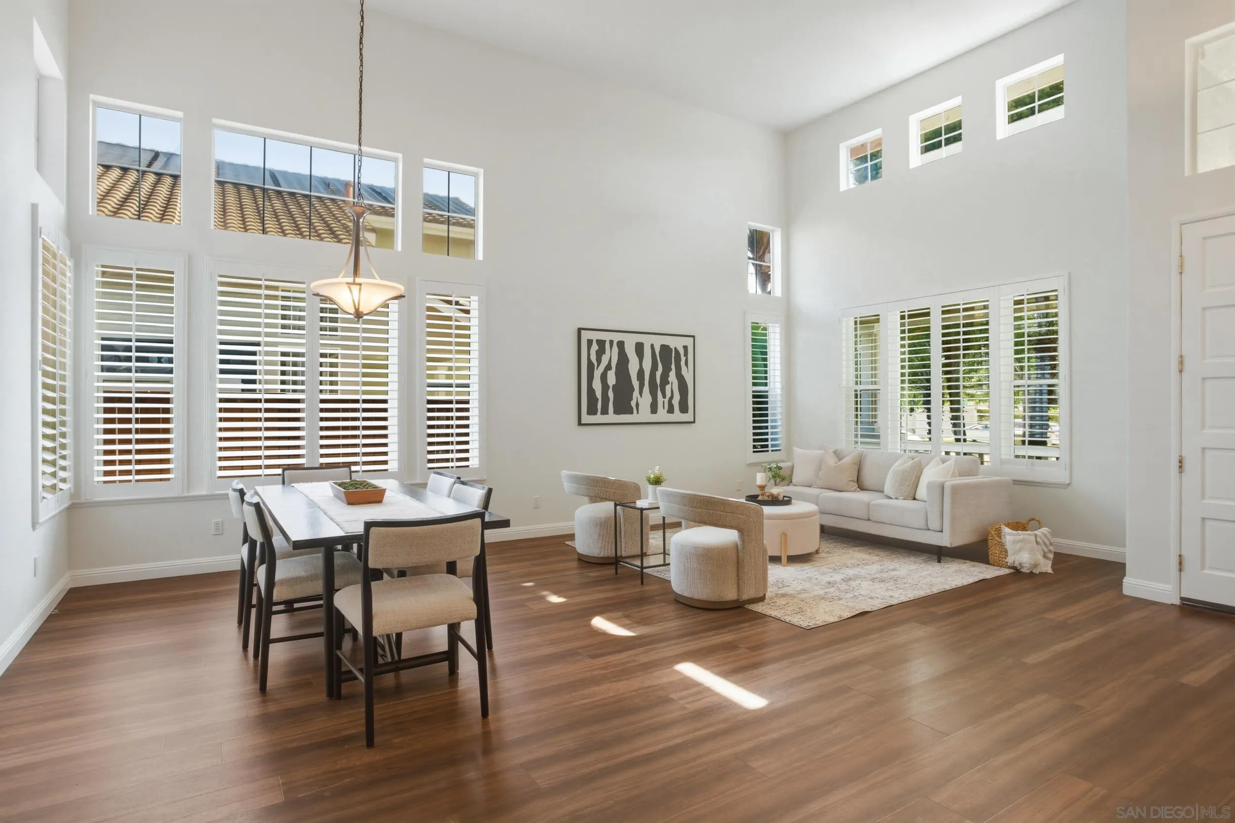 https://cdn.realtyfeed.com/cdn/127/260015047/fa6a095a3b649816cc46c58013158799.webp