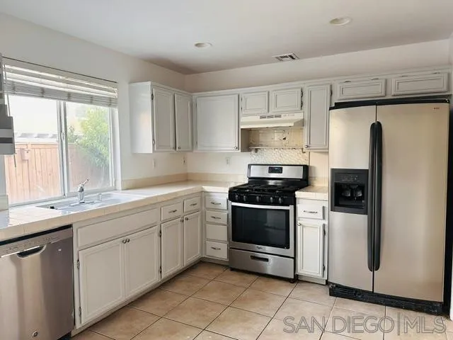 https://cdn.realtyfeed.com/cdn/127/260015058/2c933fc8ebb31d4d6363cc137f175060.webp
