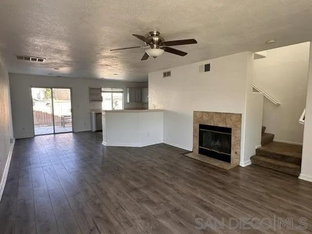 https://cdn.realtyfeed.com/cdn/127/260015058/c0ee38c3ff1bf4f52913f7e5609d1f74.webp