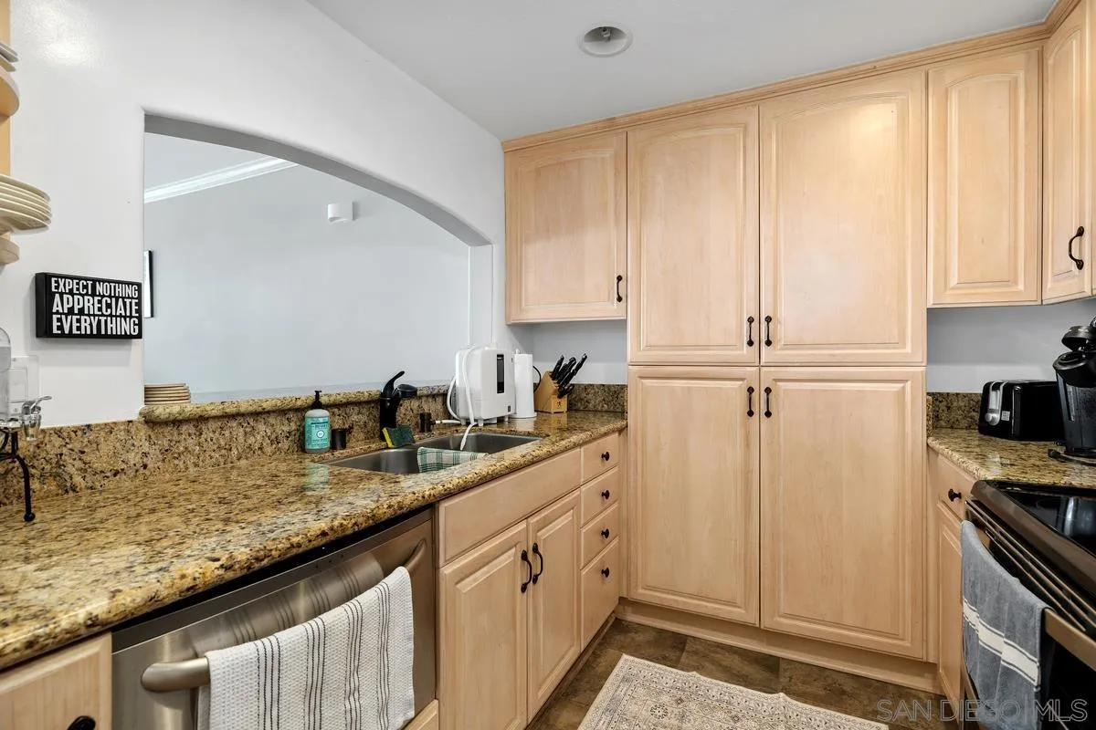 Photo #2: 260015060 Listing: Photo #2