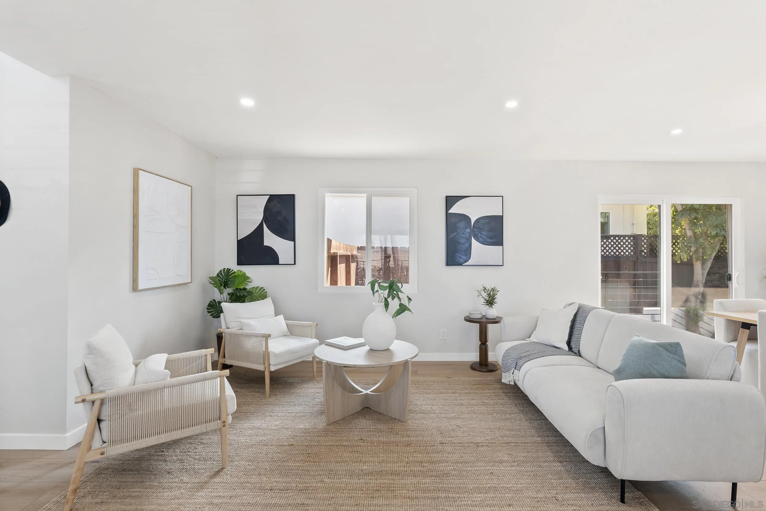 https://cdn.realtyfeed.com/cdn/127/260015061/00c6b516f566122a29d1669d65d6c2a2.webp