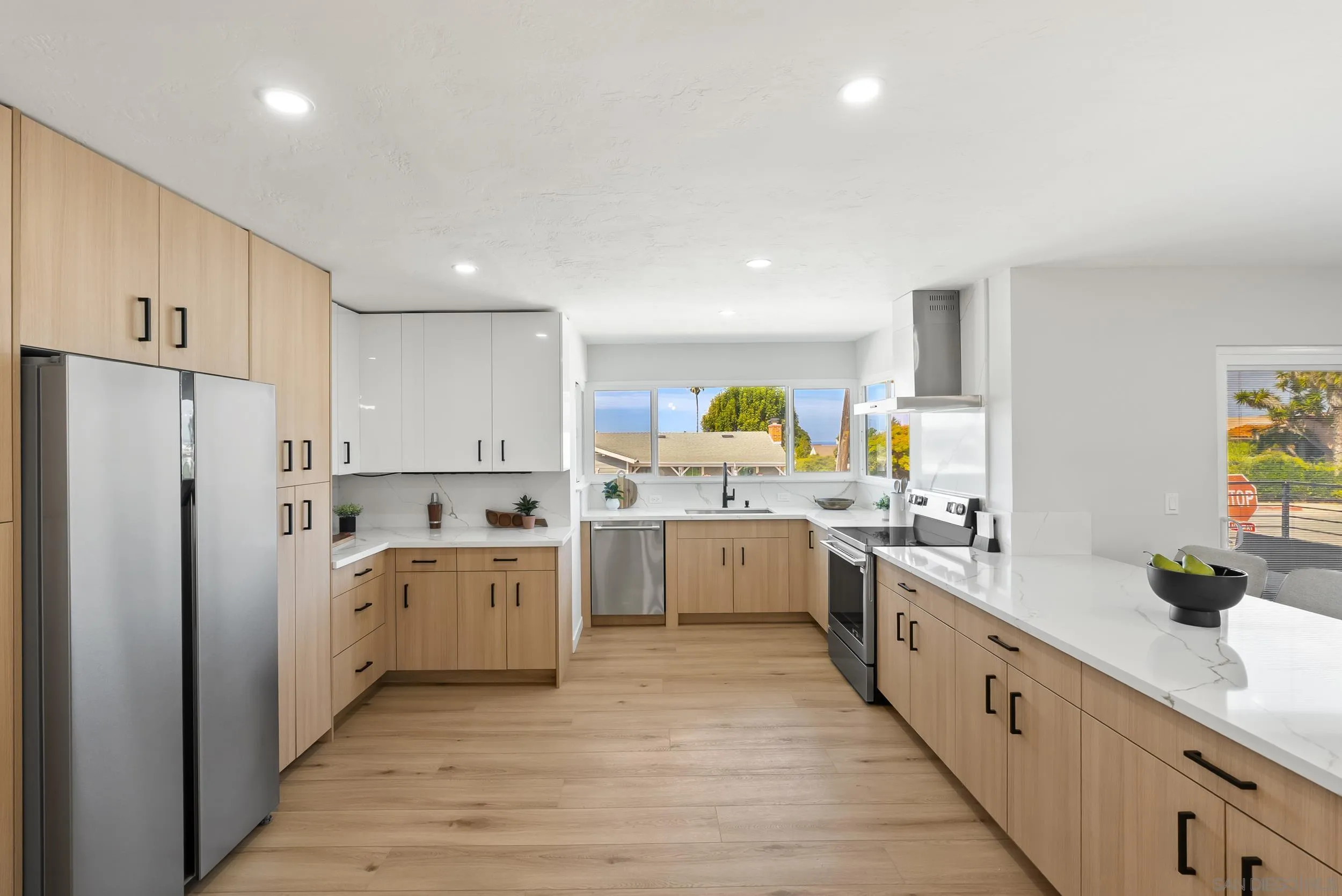 https://cdn.realtyfeed.com/cdn/127/260015061/33110d99e2cf12e3259d1656478ede40.webp