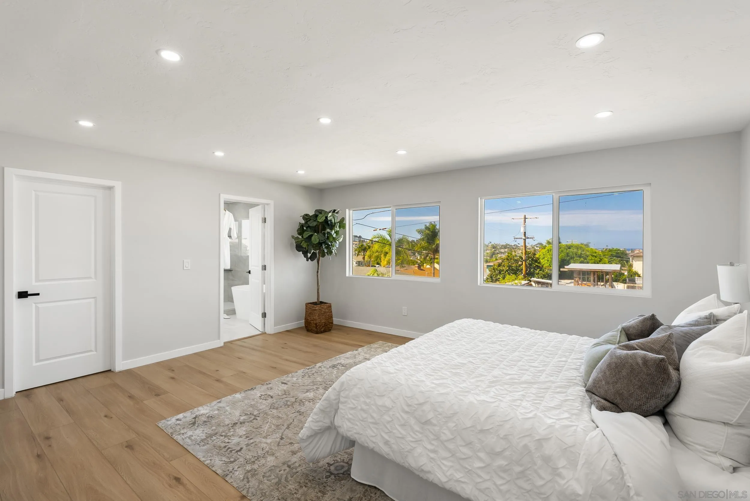 https://cdn.realtyfeed.com/cdn/127/260015061/71bef03e07ab86f825da9204c7159335.webp