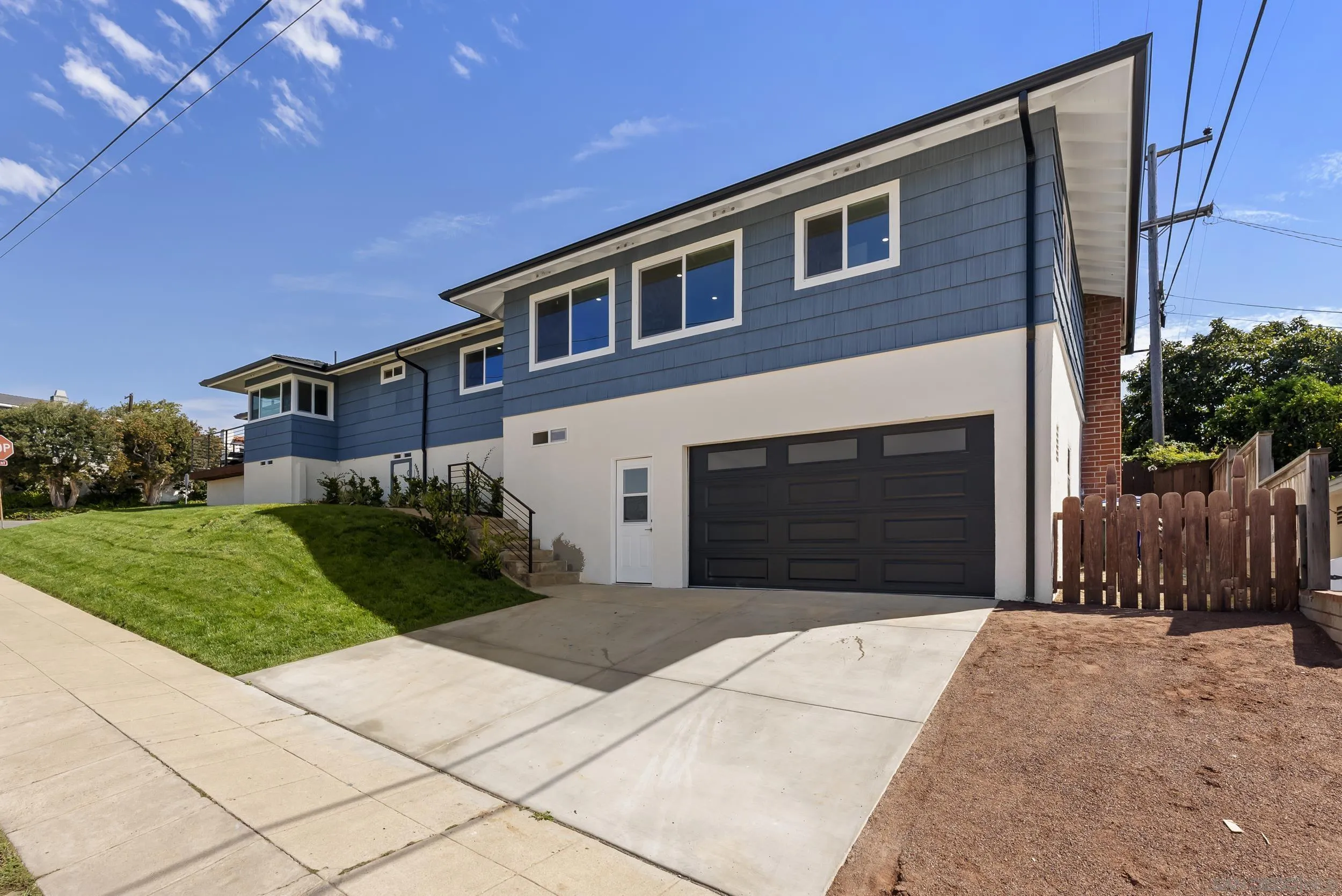 https://cdn.realtyfeed.com/cdn/127/260015061/c2c49e781278f513375770bd5e46a2e9.webp