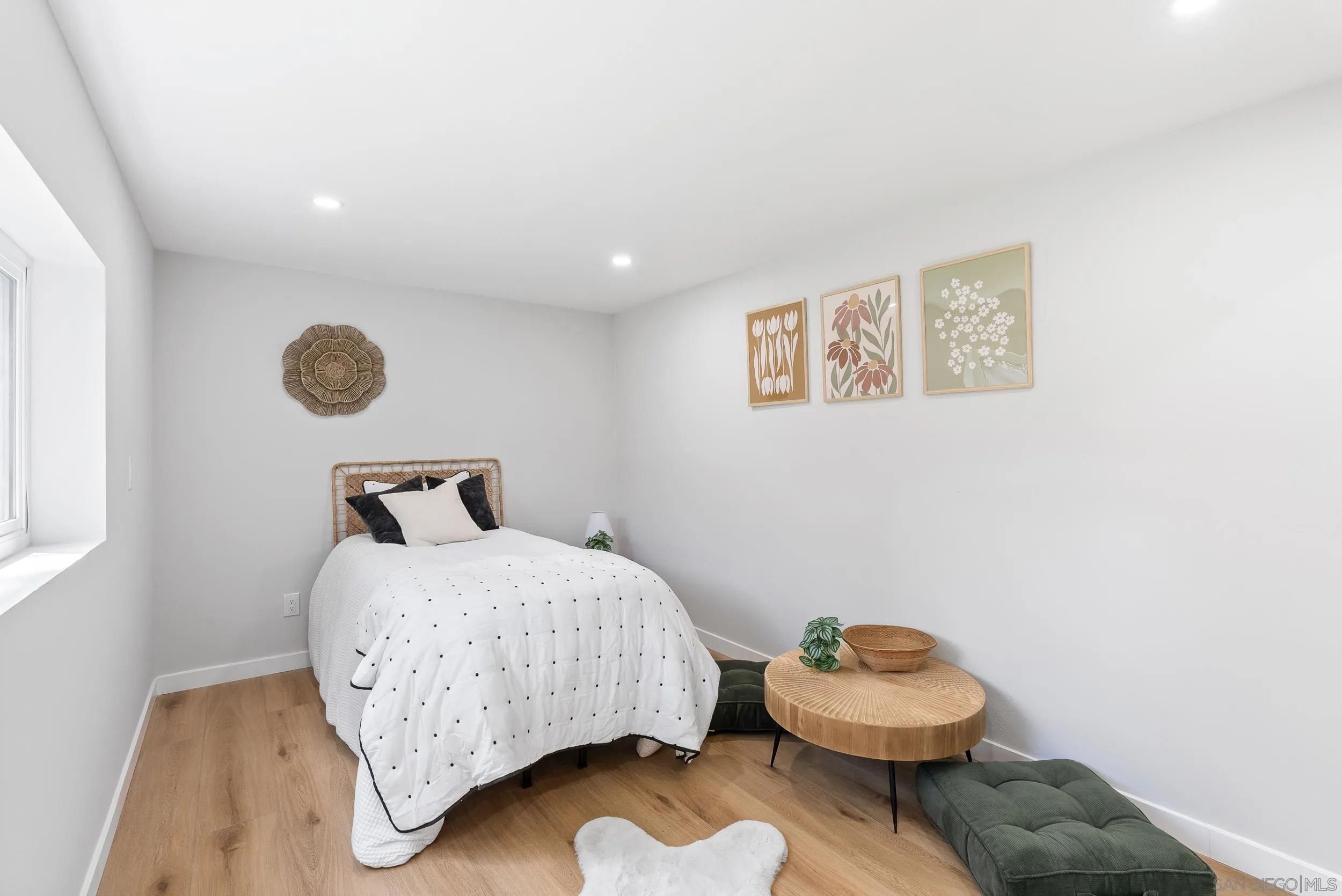 https://cdn.realtyfeed.com/cdn/127/260015061/c6386b7f0bb6621bff606eca61958369.webp