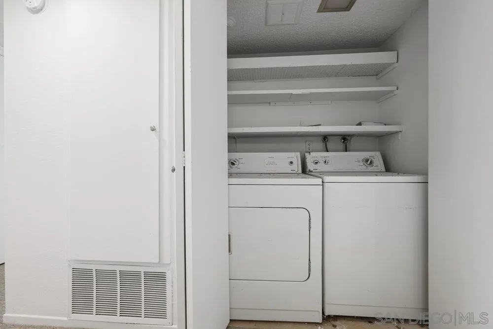 https://cdn.realtyfeed.com/cdn/127/260015062/5de09d61d5f4422df73376ef9726ff1d.webp