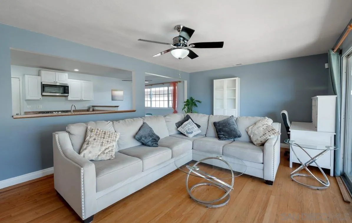 https://cdn.realtyfeed.com/cdn/127/260015063/4d9213a8daafb289f7f66a36516d9879.webp