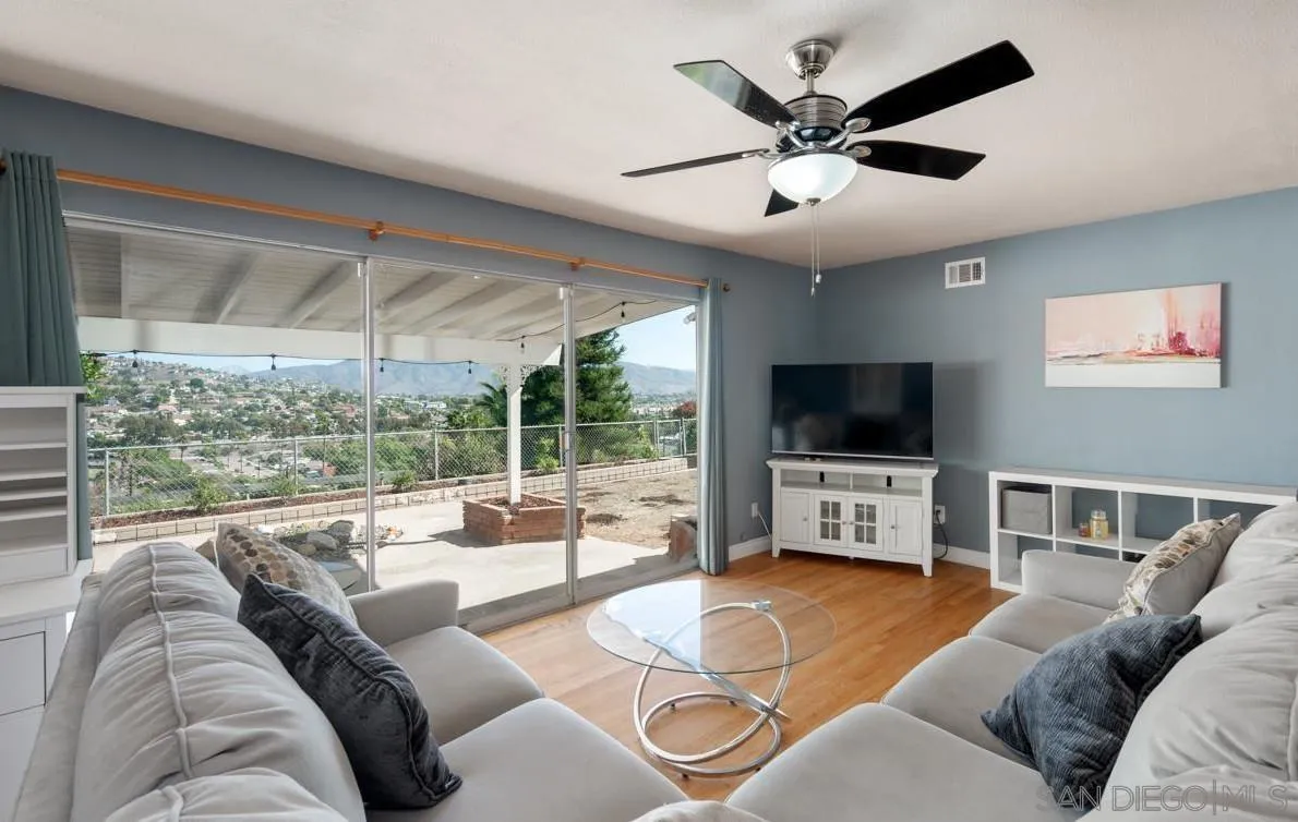 https://cdn.realtyfeed.com/cdn/127/260015063/e1ea1db8ff4c2d46df46468ba8dcfa1a.webp