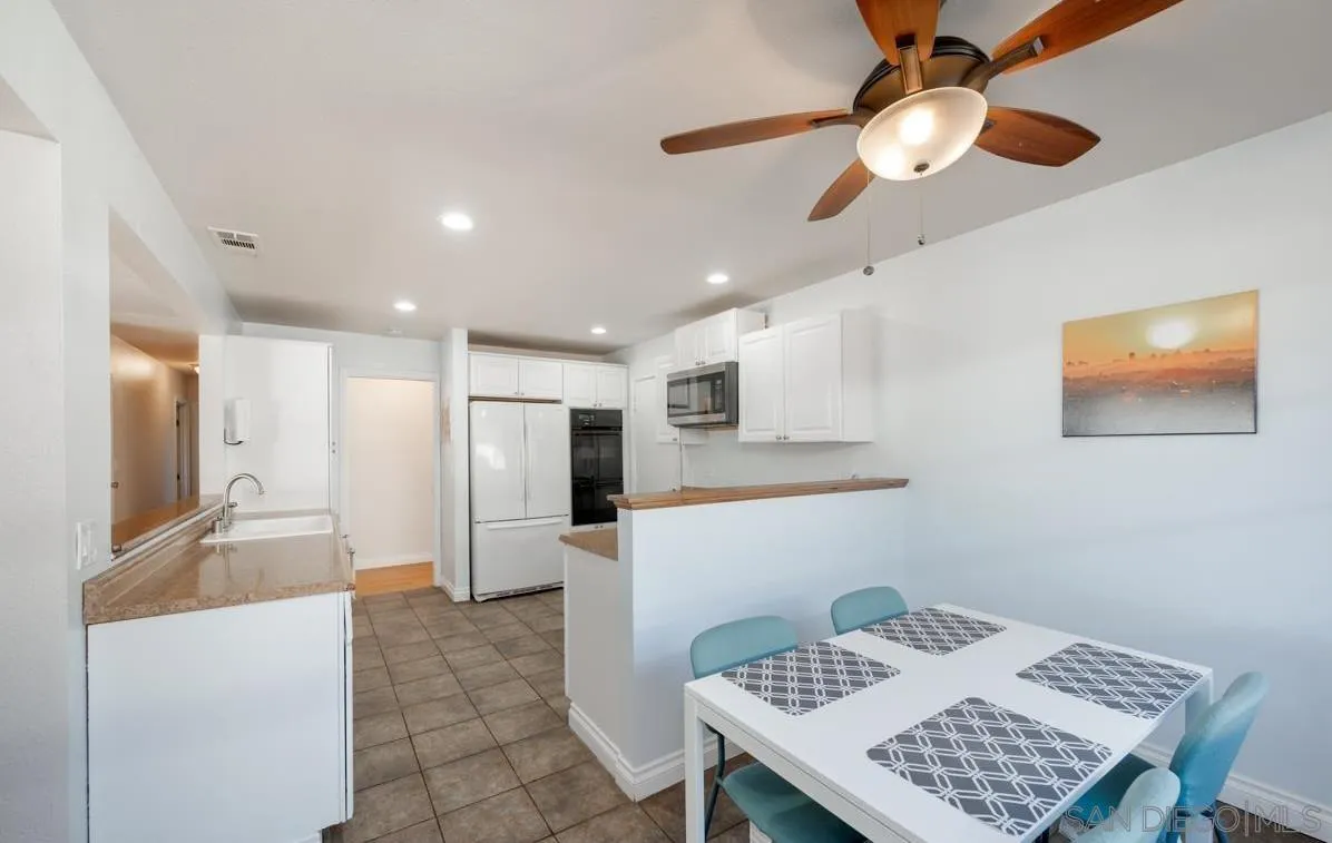 https://cdn.realtyfeed.com/cdn/127/260015063/e236f86673b9a990588c4f7091206e04.webp
