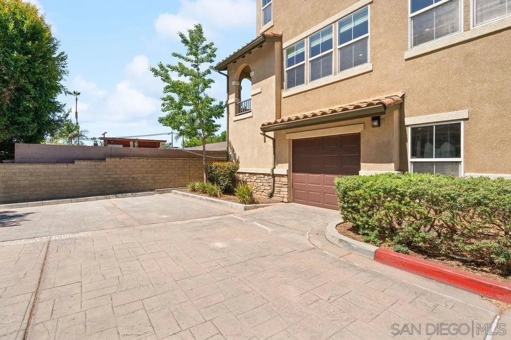https://cdn.realtyfeed.com/cdn/127/260015064/18d90a092cc9b6ee708576c64513307e.webp