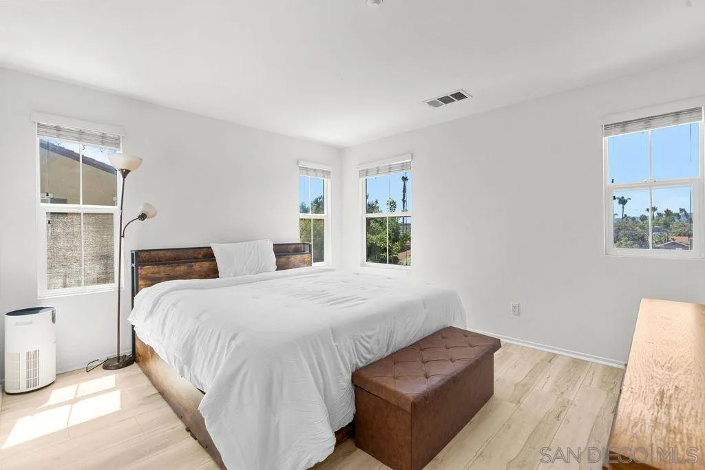 https://cdn.realtyfeed.com/cdn/127/260015064/1e161fa55f874470da8a42721c443b94.webp