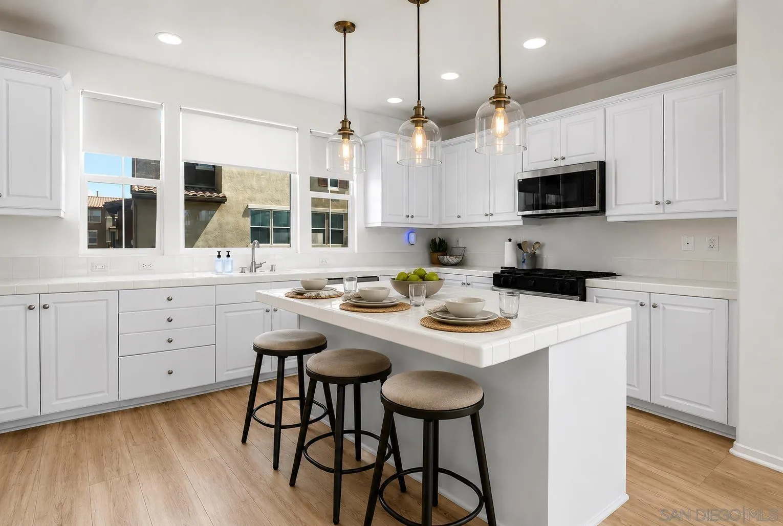 https://cdn.realtyfeed.com/cdn/127/260015064/fbc30a4a3b8201aa04fe21d0db0c159d.webp