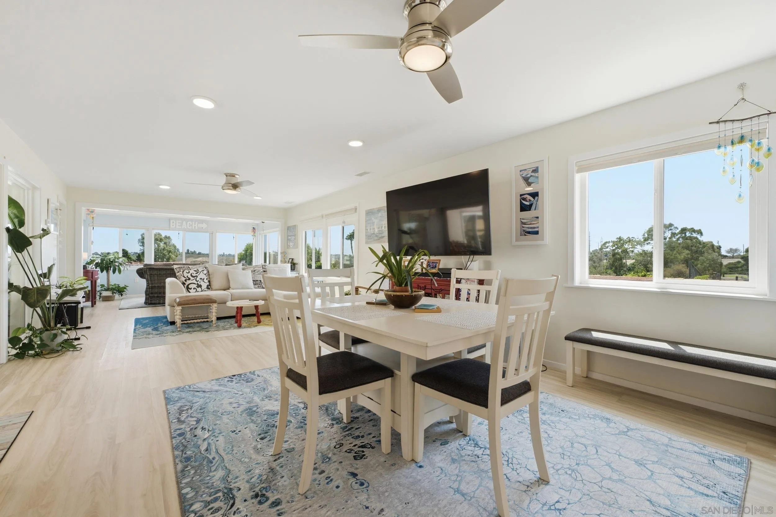 https://cdn.realtyfeed.com/cdn/127/260015065/8a425c633ffb01fadf21910e3f51d51f.webp