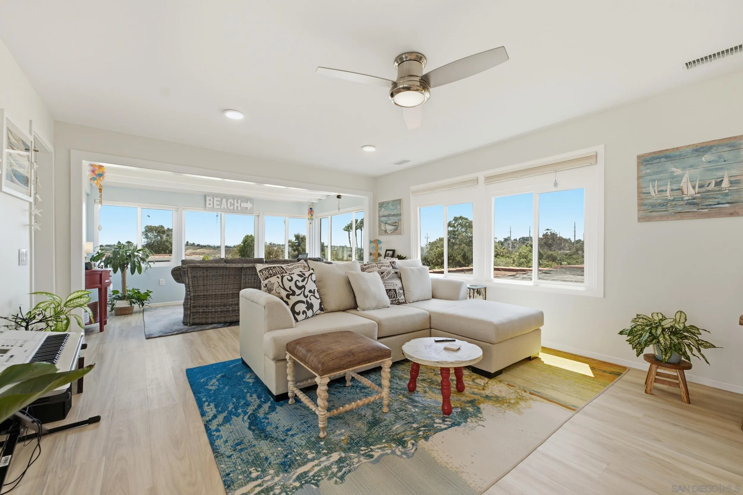 https://cdn.realtyfeed.com/cdn/127/260015065/9af71ade5a99e25931826d647ab95c28.webp