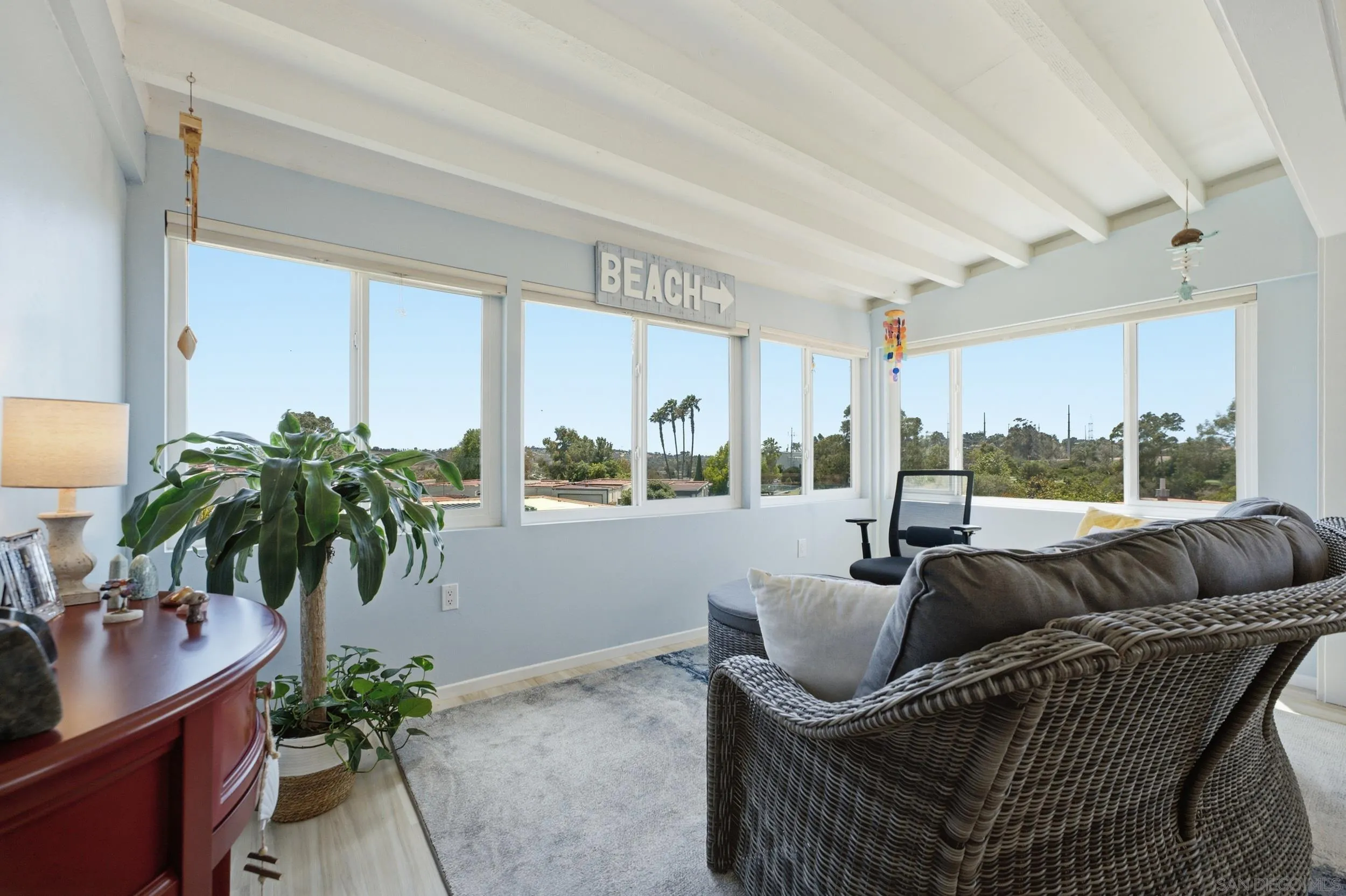 https://cdn.realtyfeed.com/cdn/127/260015065/b01786e536f9deb6c283af19594d8019.webp
