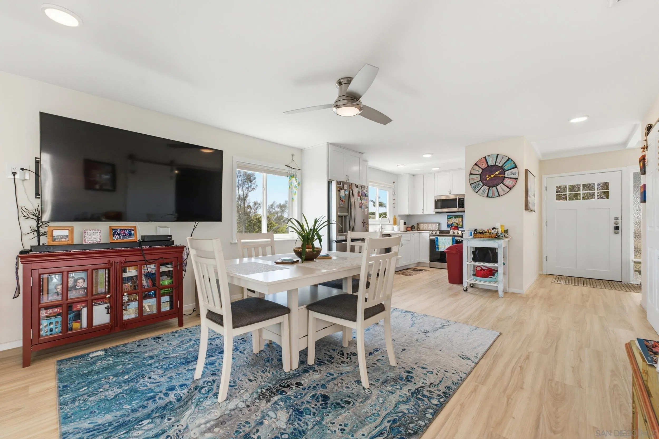 https://cdn.realtyfeed.com/cdn/127/260015065/b4a191fd5822d07578ba5933151fa295.webp