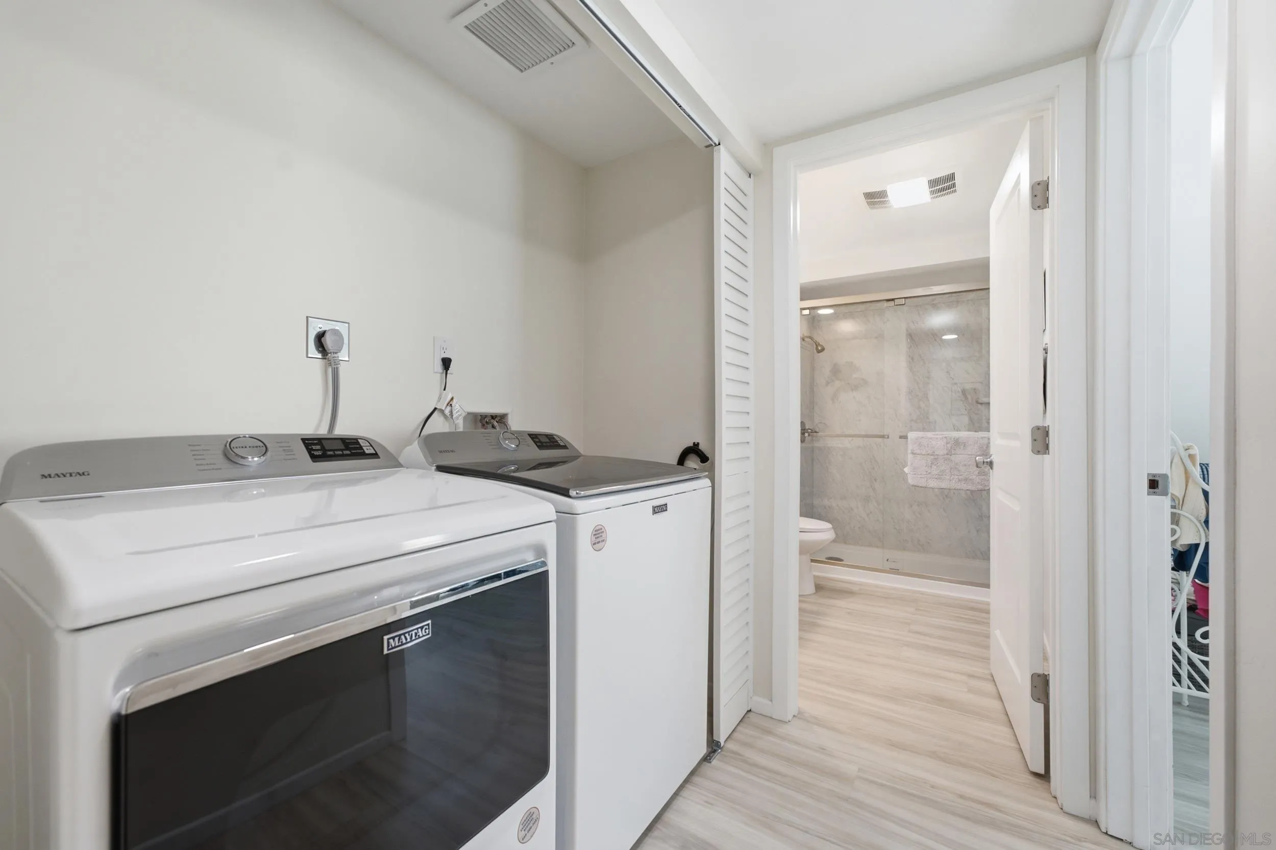 https://cdn.realtyfeed.com/cdn/127/260015065/bdcbabd9f9f34f034adc550420c7f824.webp