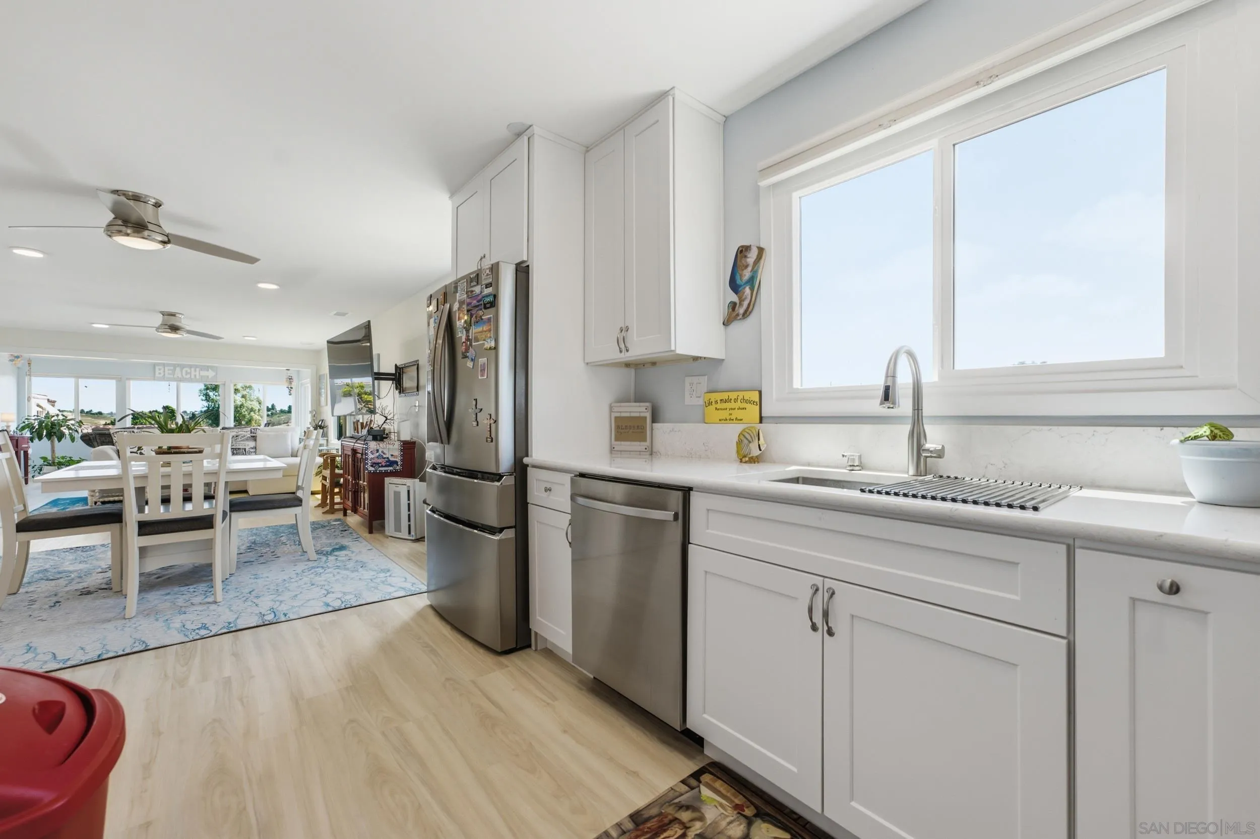 https://cdn.realtyfeed.com/cdn/127/260015065/d32bed203e55ccdc25ee92c6d3ebc322.webp