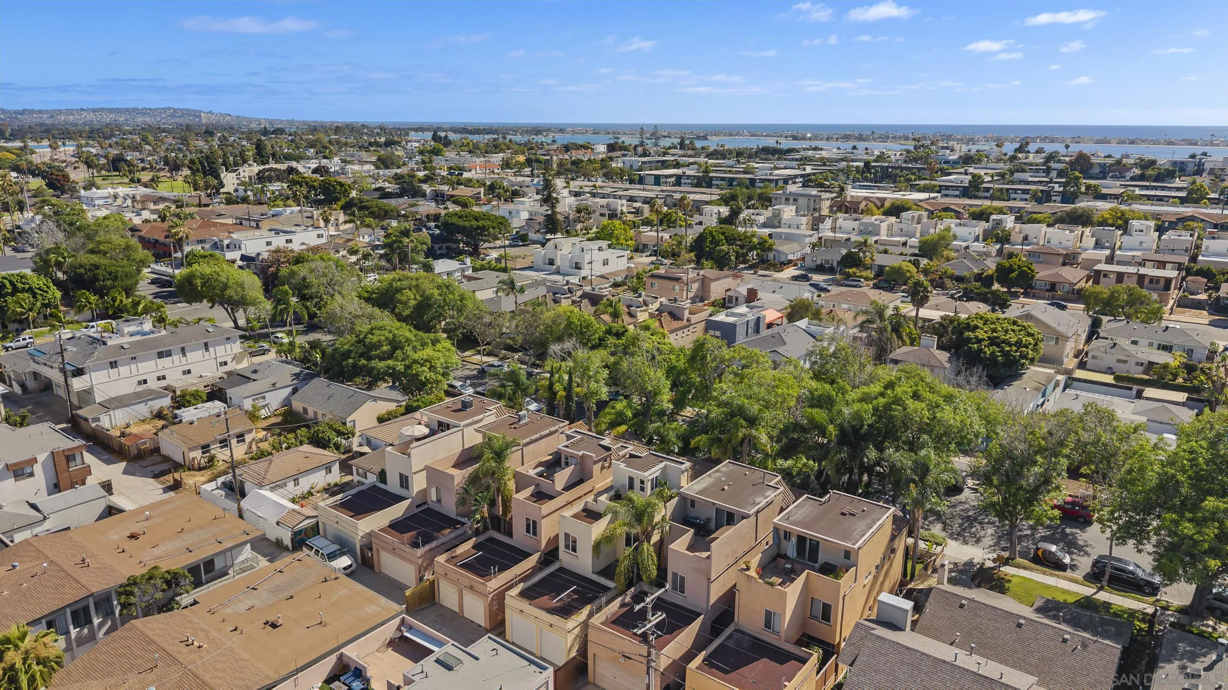 https://cdn.realtyfeed.com/cdn/127/260015066/1c7f30b395725c820744944185d3b319.webp