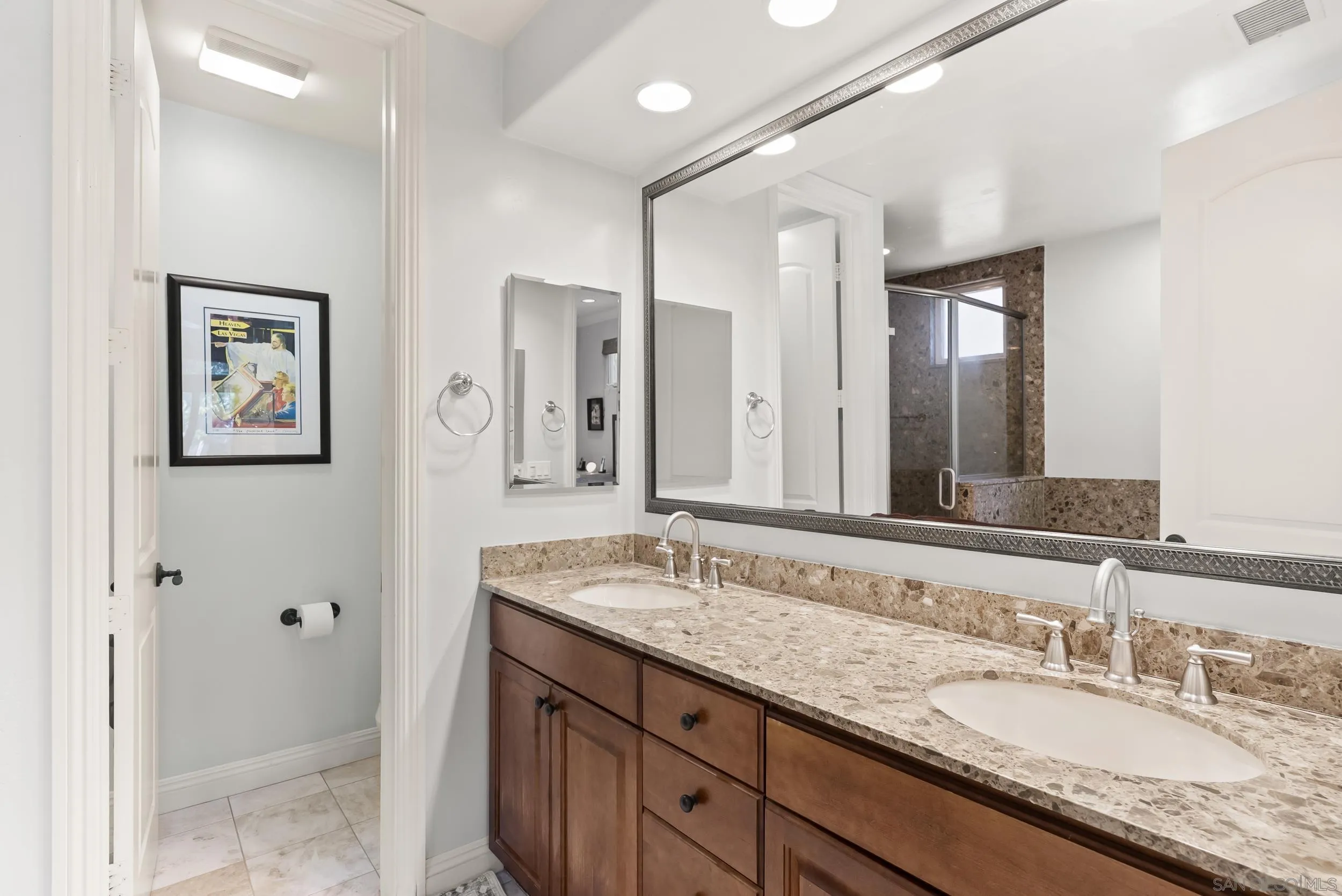 https://cdn.realtyfeed.com/cdn/127/260015066/4eeffd380f0ba0d7f786f5b455f31354.webp