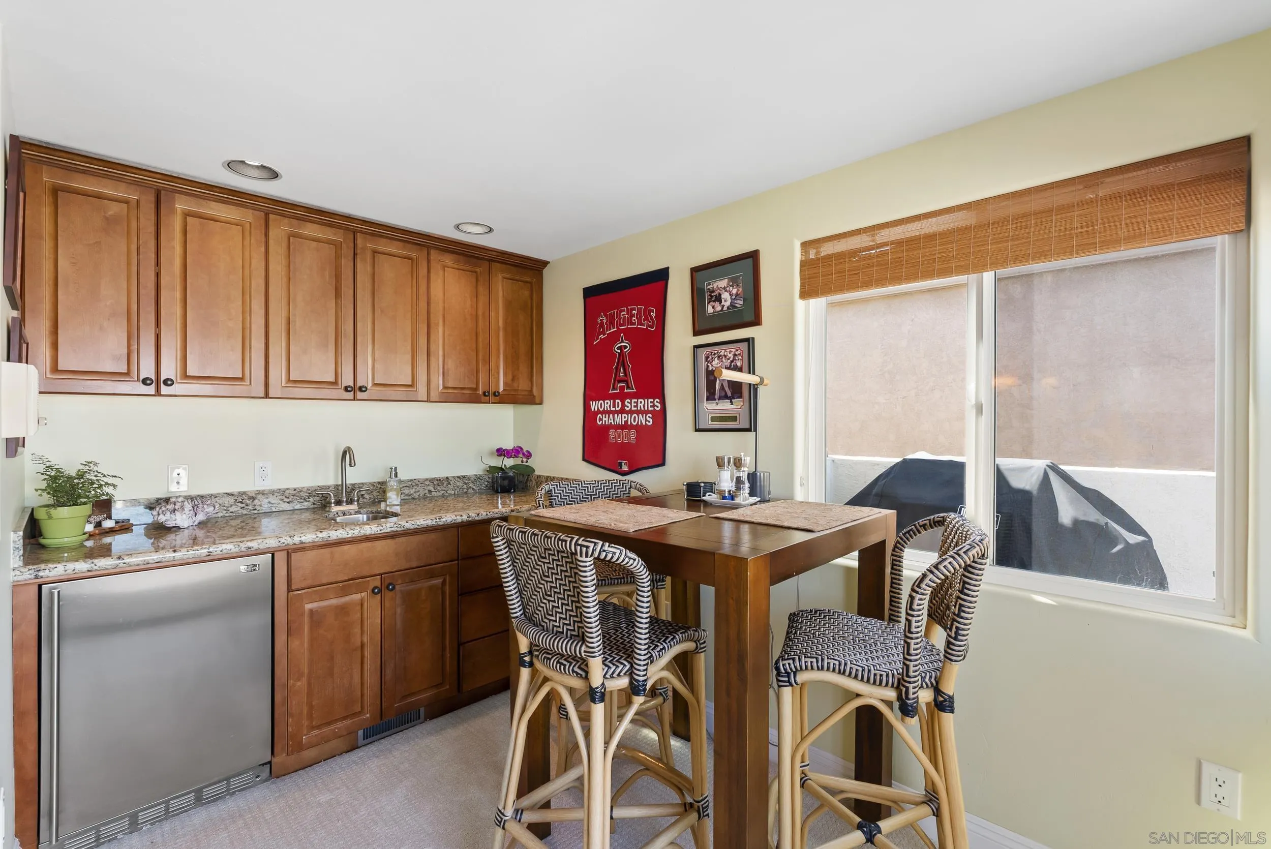 https://cdn.realtyfeed.com/cdn/127/260015066/57a9a7279834687452f3503f19aa54ee.webp