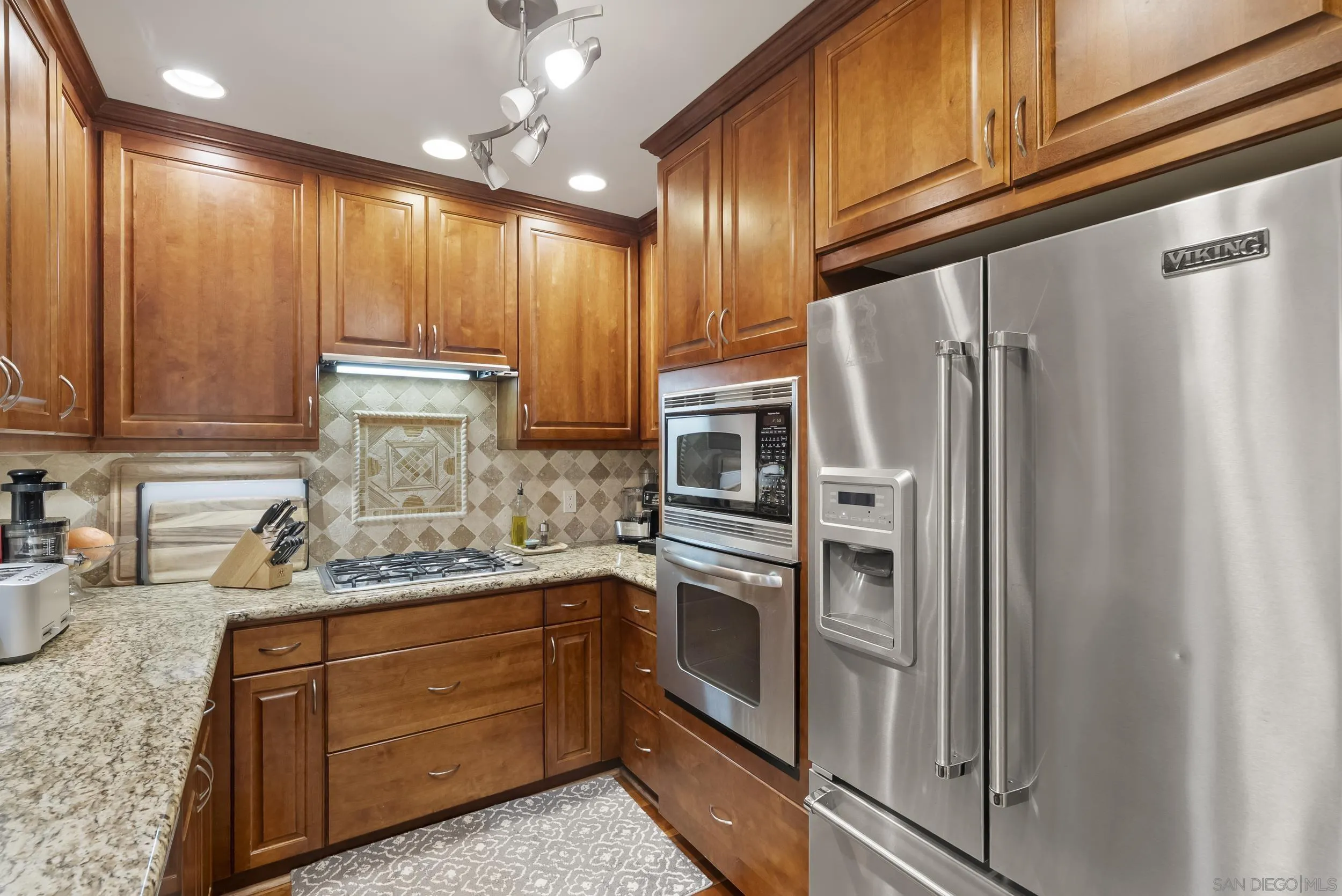 https://cdn.realtyfeed.com/cdn/127/260015066/6f3172b2806628de0d78cf7e85b846ba.webp