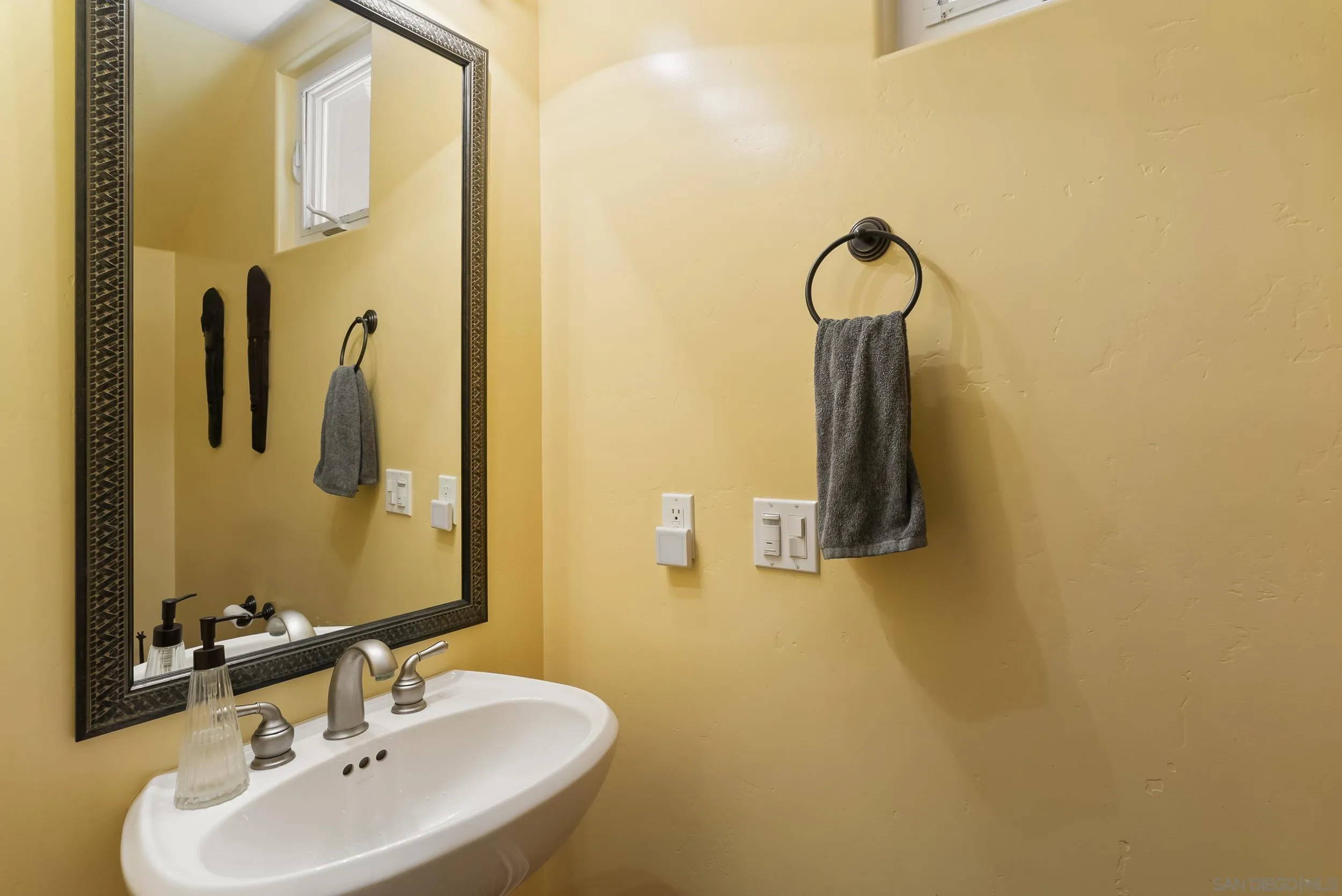 https://cdn.realtyfeed.com/cdn/127/260015066/7abbd24e03a429ab74ff5e393db4a622.webp
