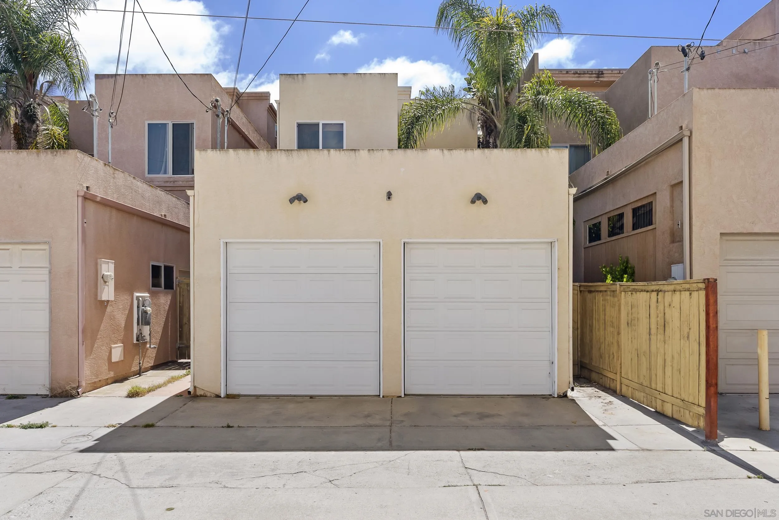 https://cdn.realtyfeed.com/cdn/127/260015066/8147d0a9b29bc5d6cbafd5d097769867.webp