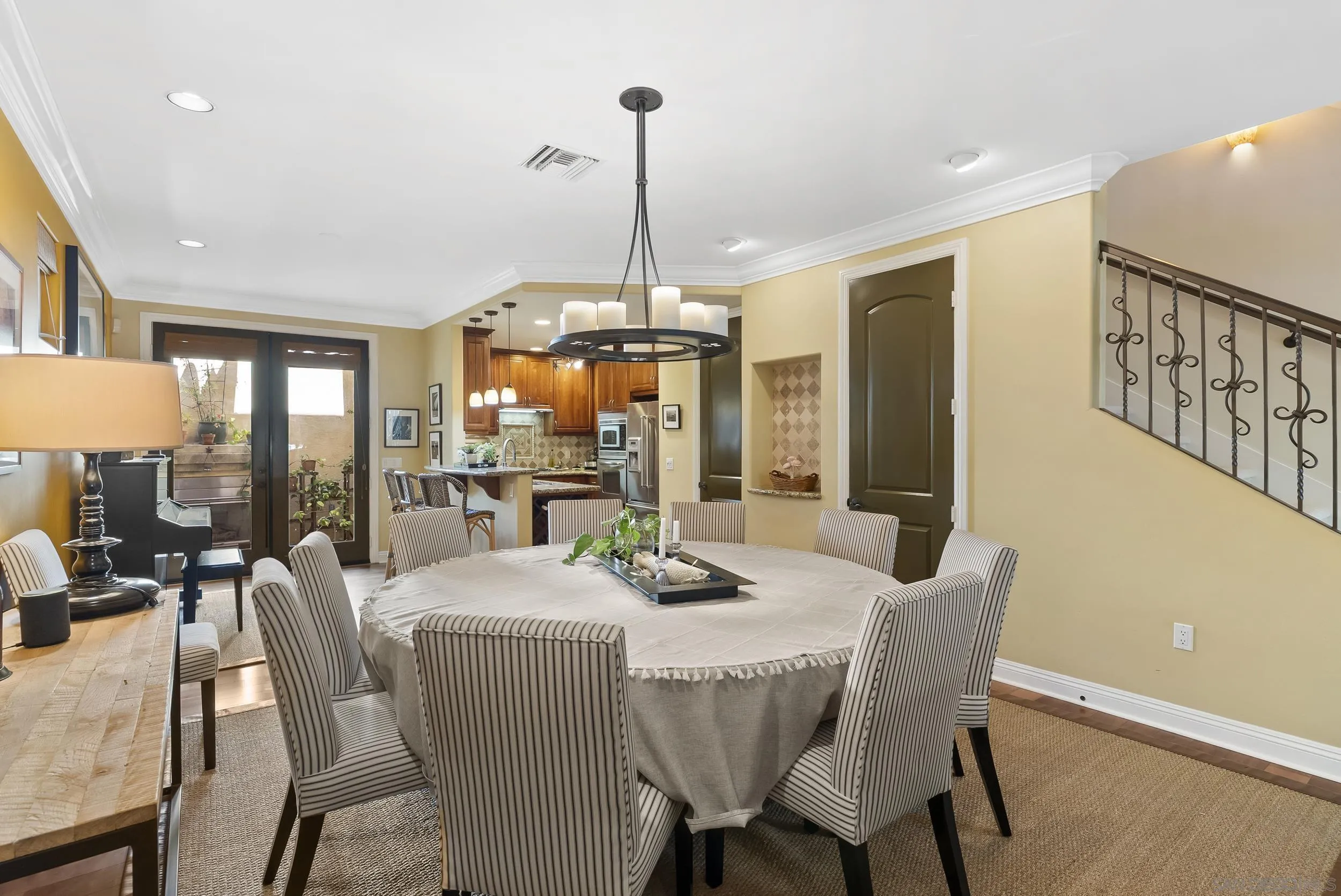 https://cdn.realtyfeed.com/cdn/127/260015066/b227cf6d6d314fb23ec8af90fa132e02.webp