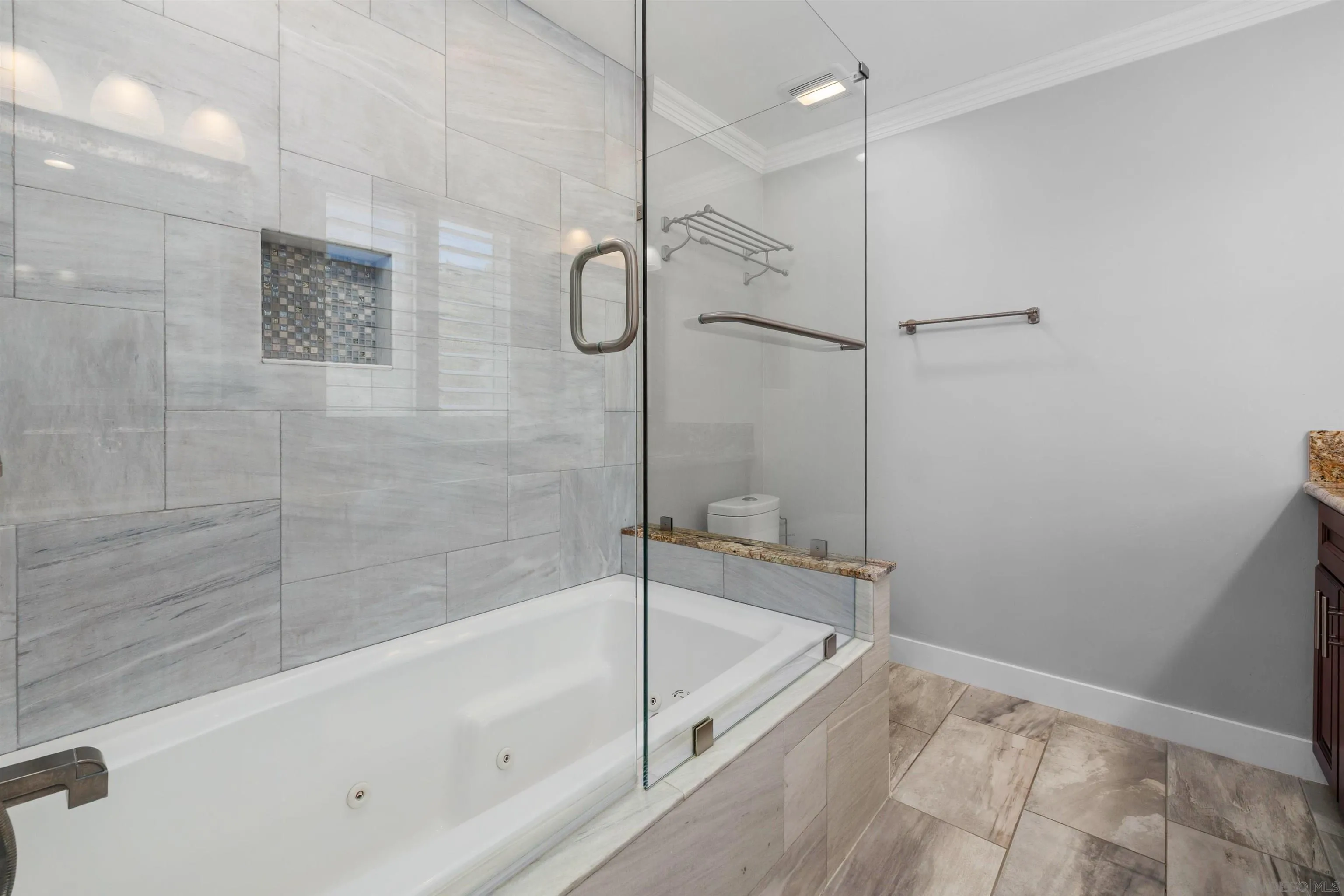 https://cdn.realtyfeed.com/cdn/127/260015067/08a17c1c0cedcf2c5b9442e38eb9e773.webp