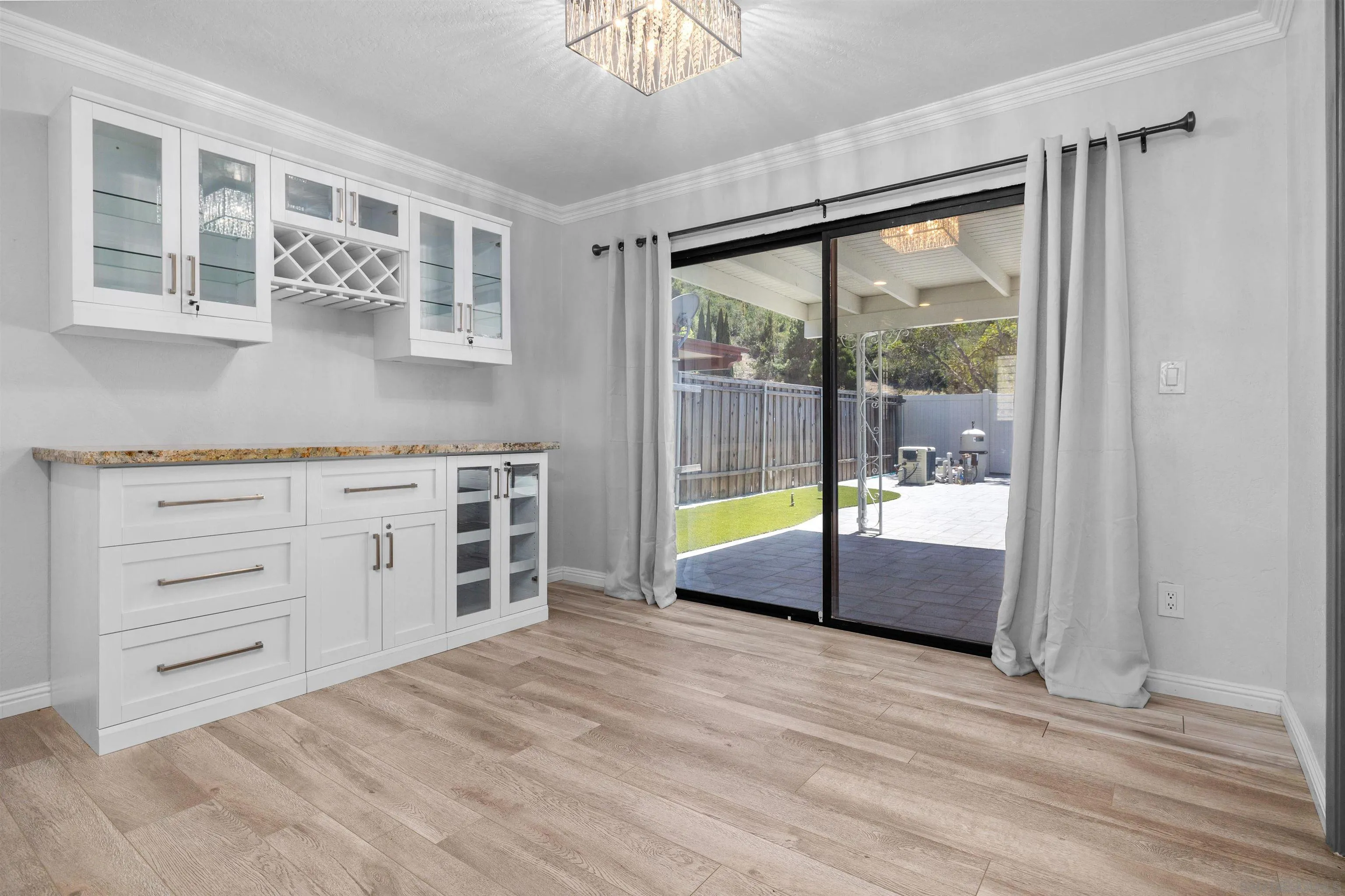 https://cdn.realtyfeed.com/cdn/127/260015067/2aef4ddeeef0d2ec22009ecac71f382d.webp
